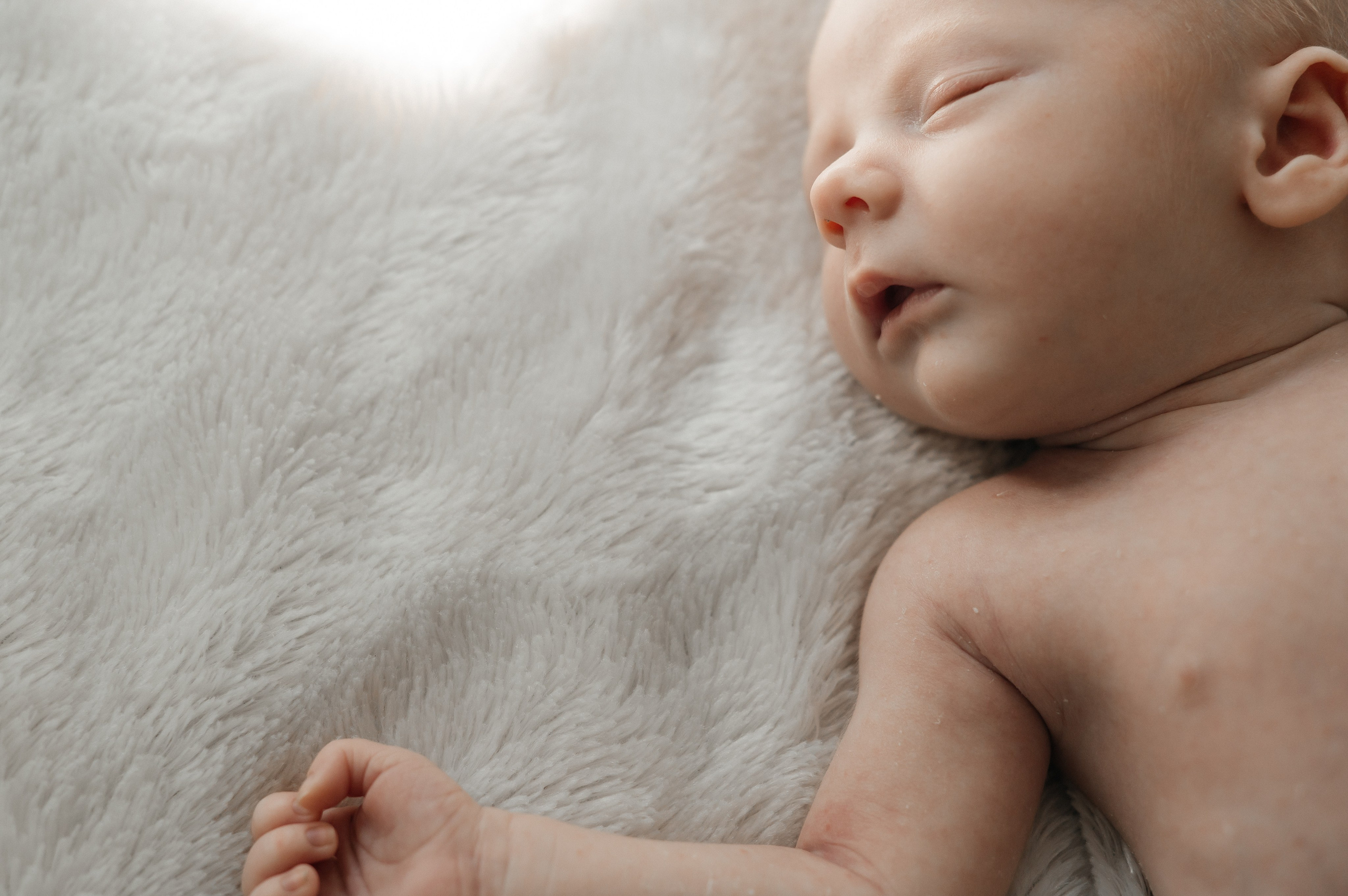 Lifestyle nyföddfotografering i Halmstad. Bröllops- och familjefotograf i Halmstad | Valentina