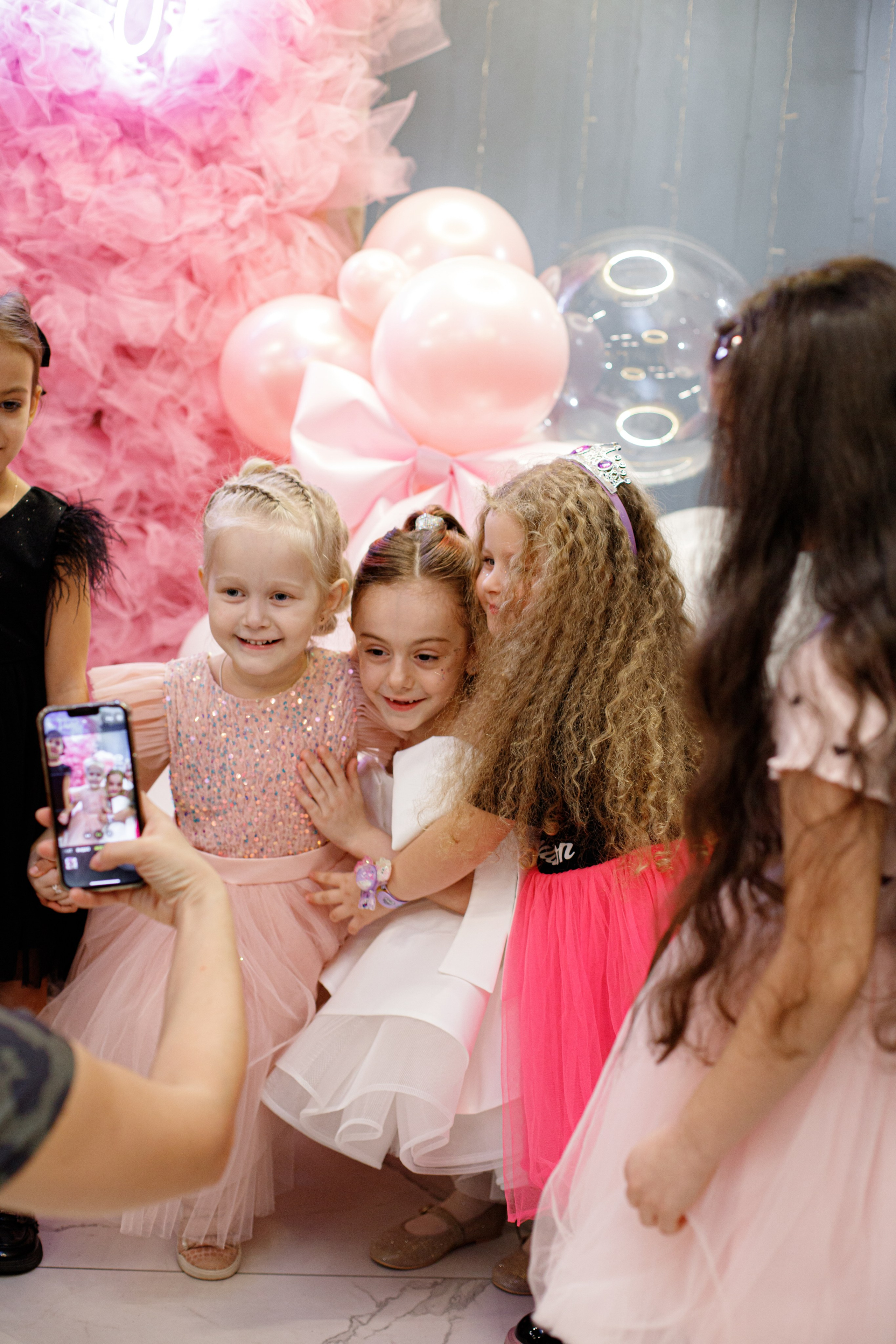 ASIA'S BIRTHDAY PARTY. Photokarish