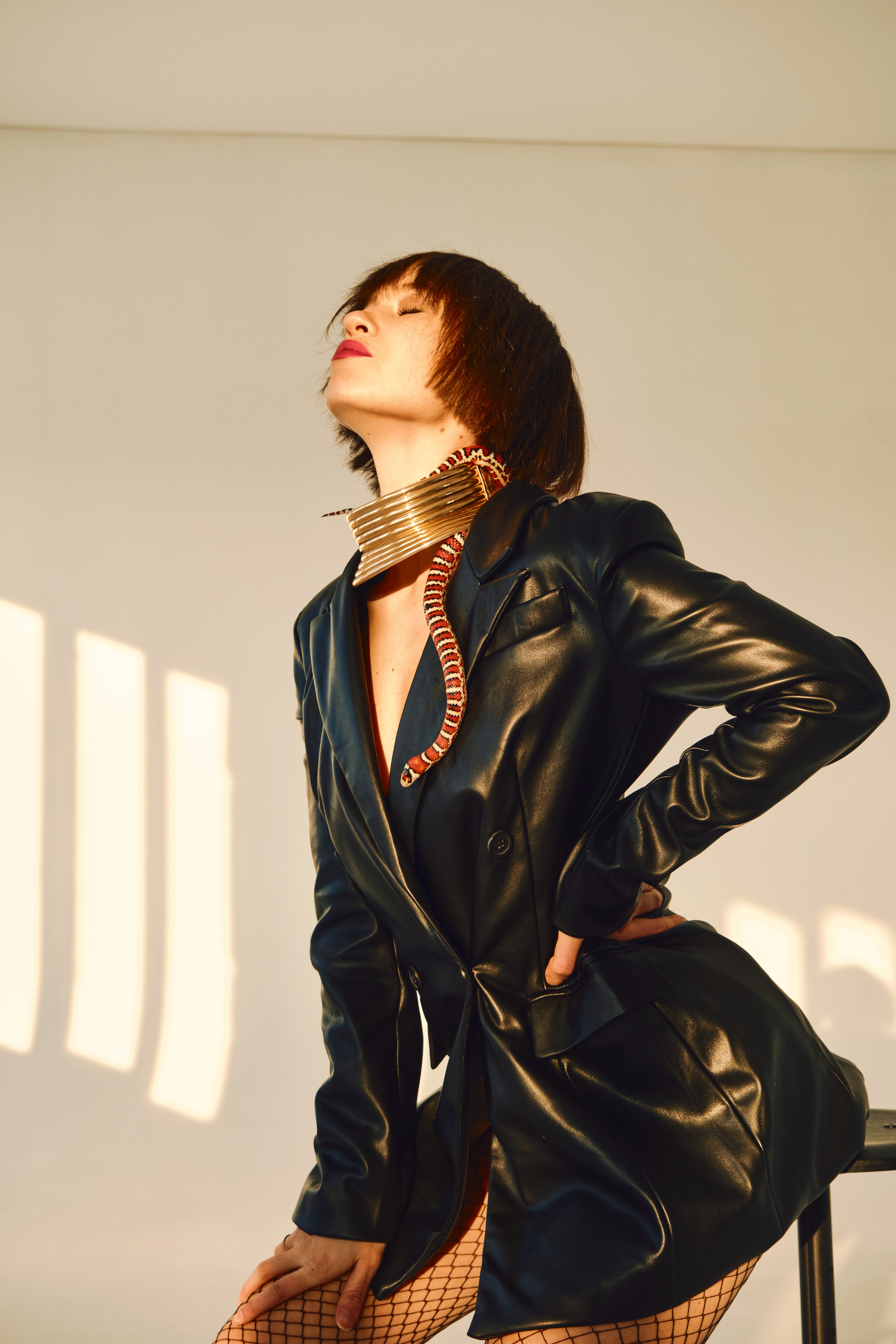 фешн стильные фотографии со змеями в ижевске