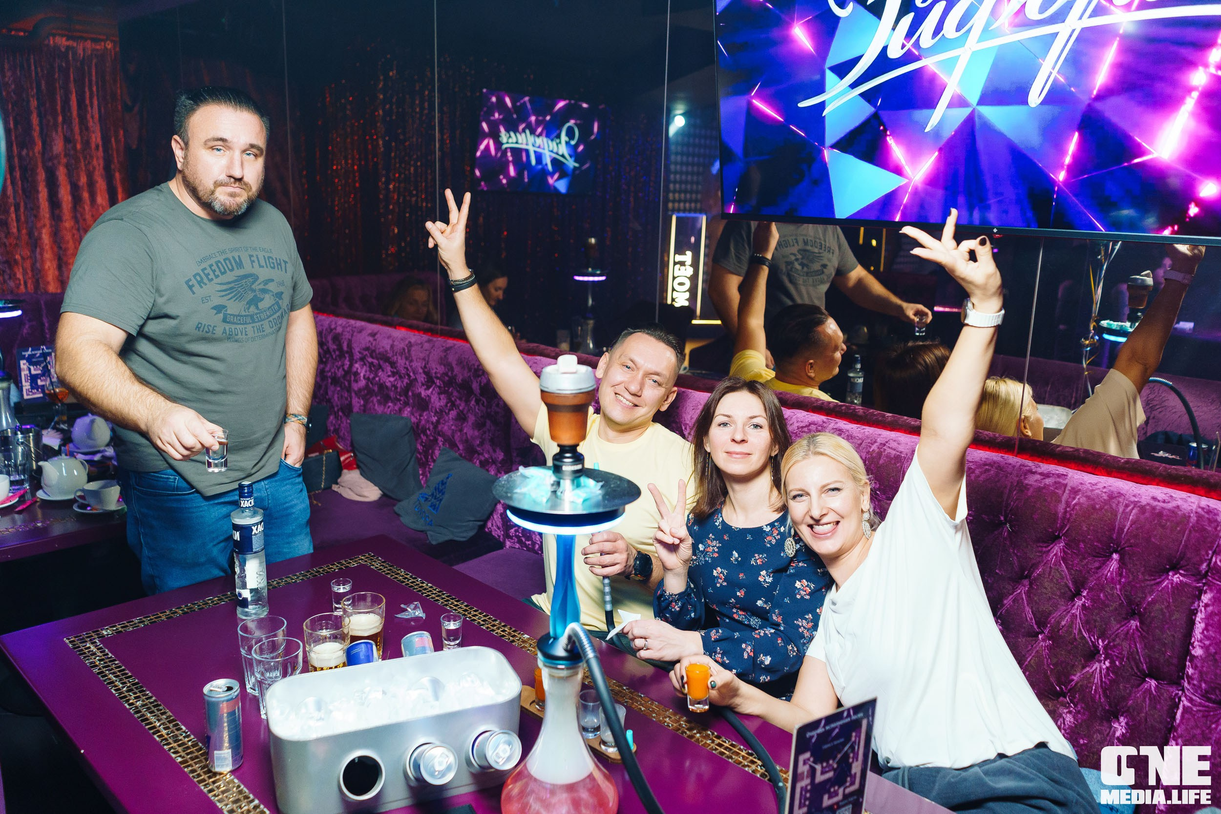 Фоторепортаж из караоке-клуба Эйфория. One Media Life: фоторепортажи, фотоотчеты с мероприятий и заведений