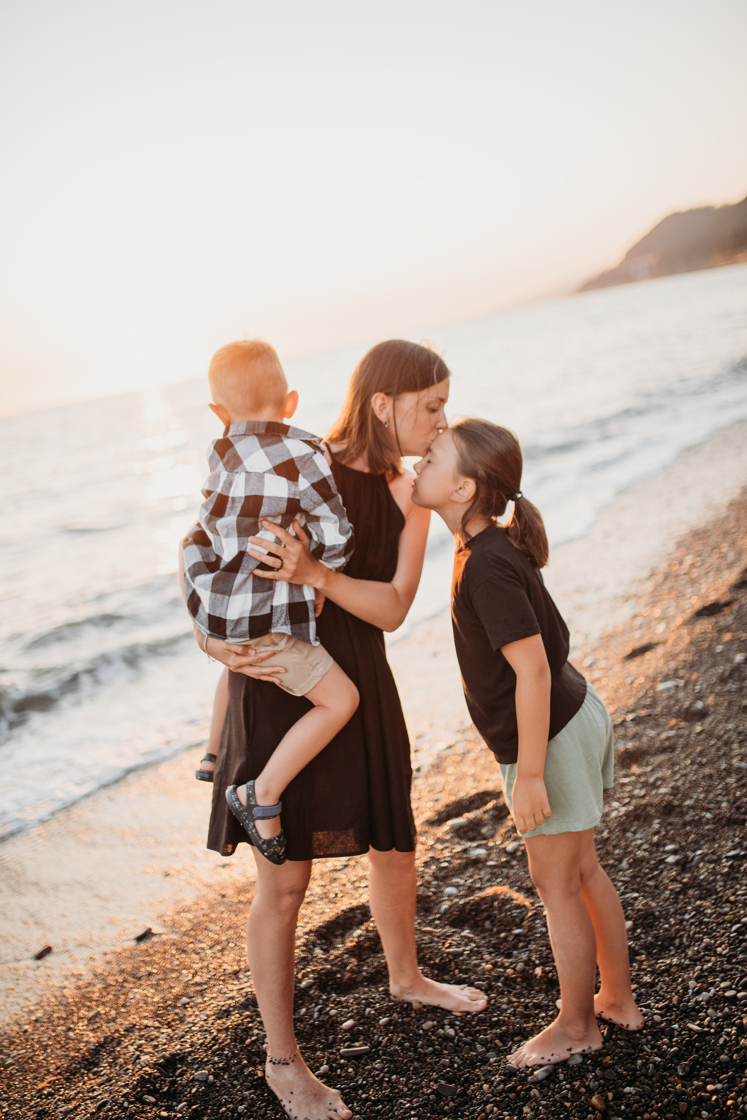 Семейная фотосессия на пляже Сочи Сириус Лазаревская. Фотограф в Сочи — Маргарита Поганова