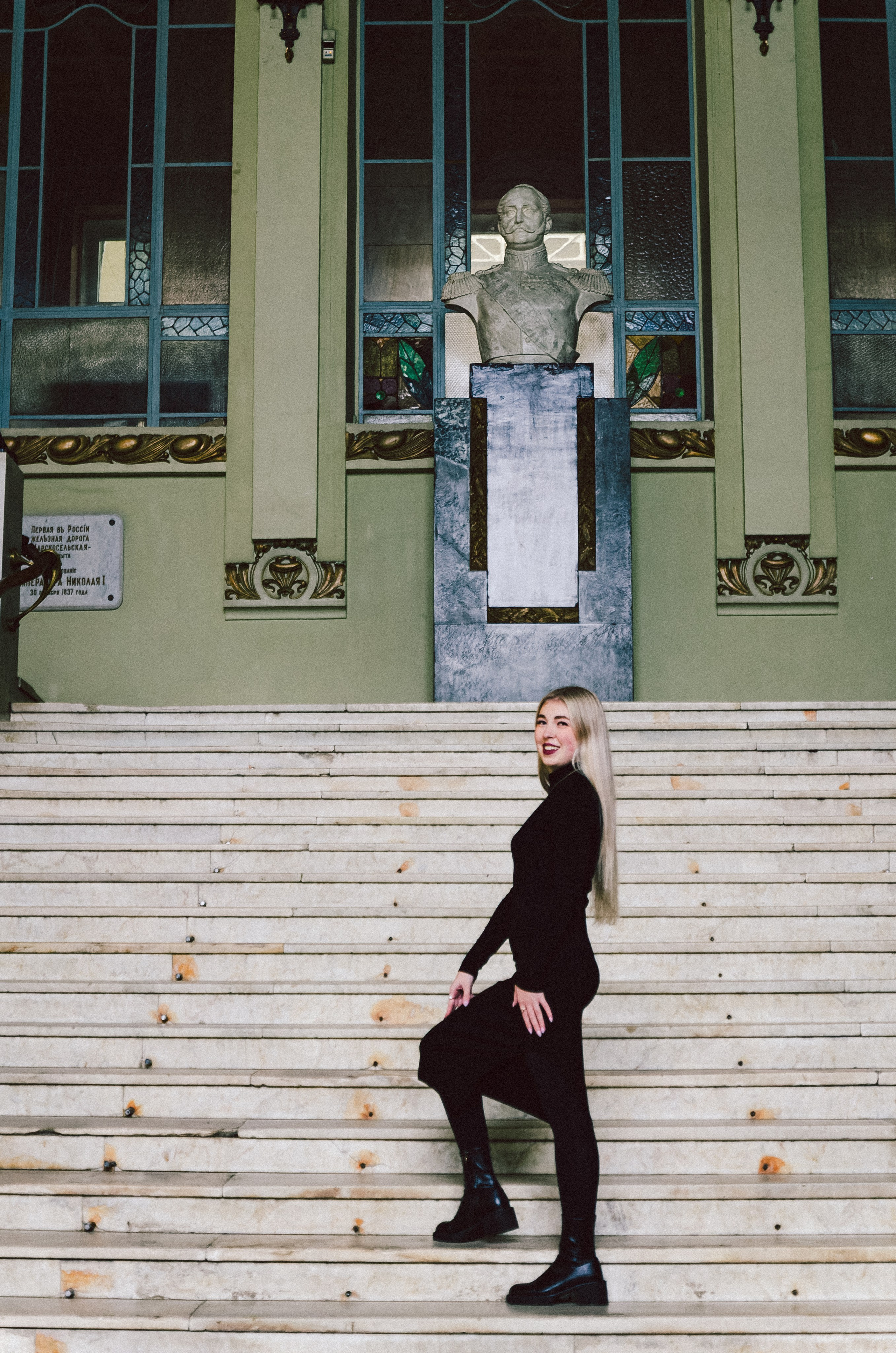 Фотосессия на Витебском вокзале в Питере. Портретный и репортажный фотограф в Санкт-Петербурге