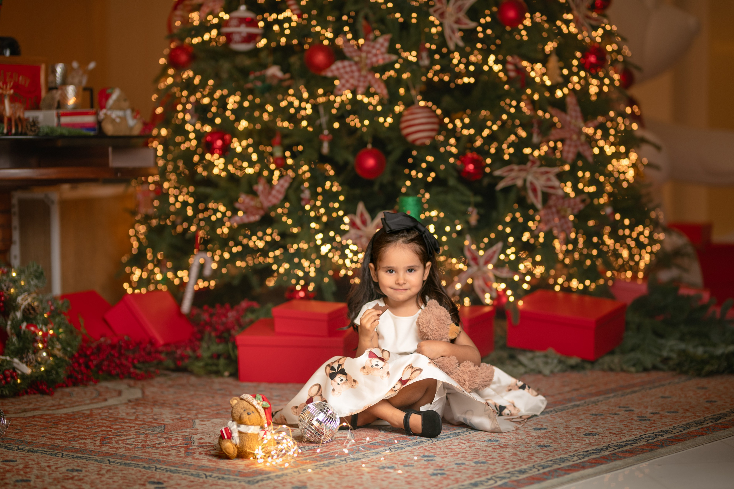 CARLA ASCENÇÃO and her family IN YEATMAN HOTEL. Anastasiia Antoniuk portrait, family and couple photographer, Portugal