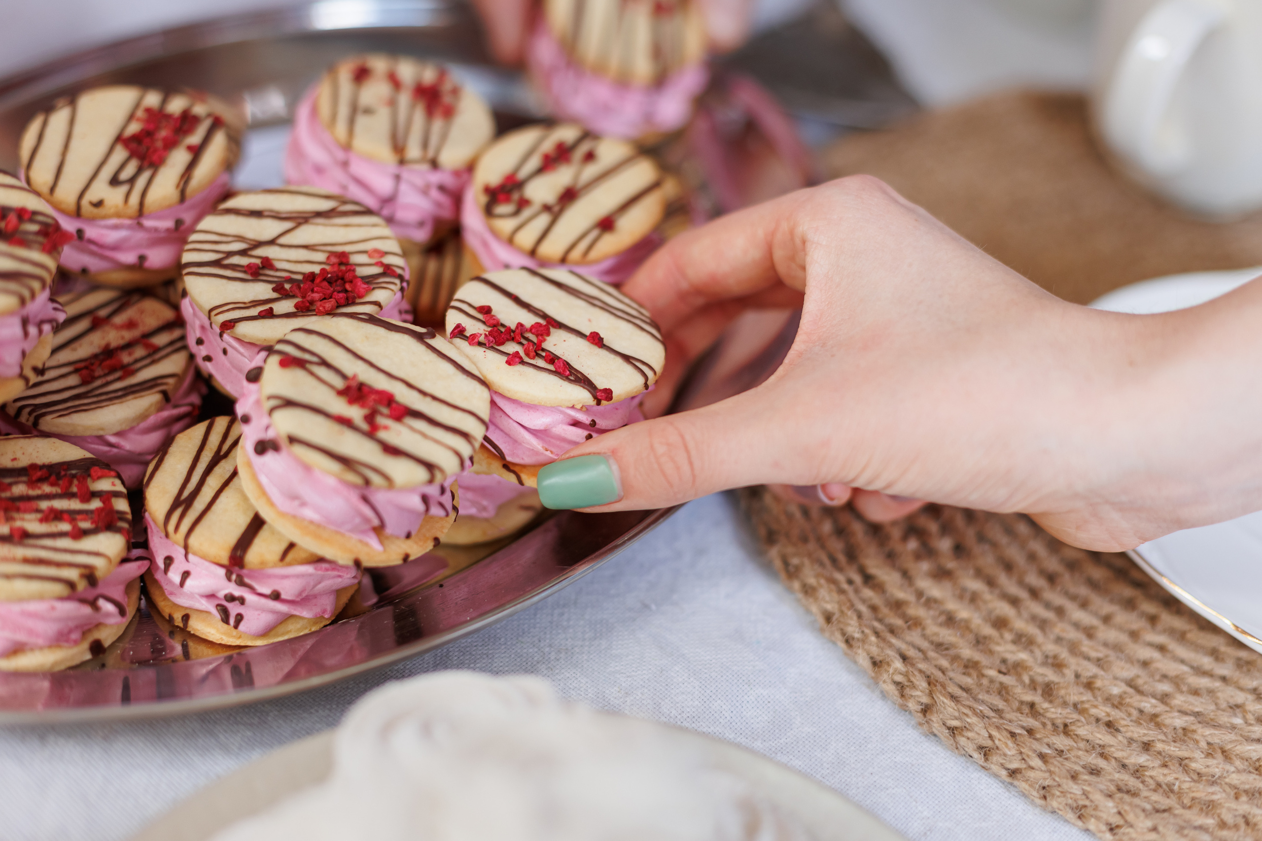 Контент съёмка для домашнего кондитера Ольги «Тут.зефир». Семейный и детский фотограф Комина Елена, Власиха, Одинцово