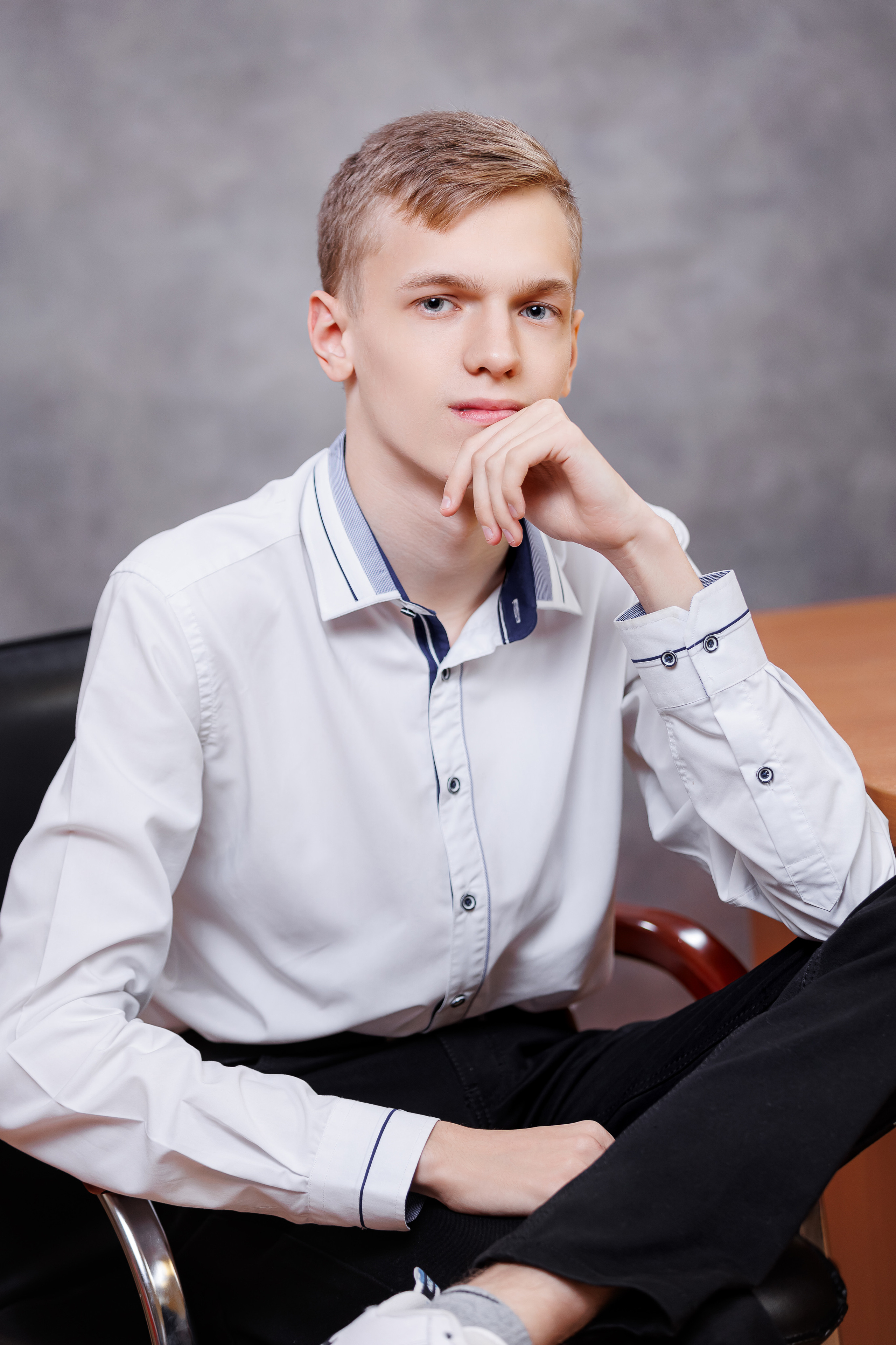 Портреты на однотонном фоне. Семейный и детский фотограф Комина Елена, Власиха, Одинцово