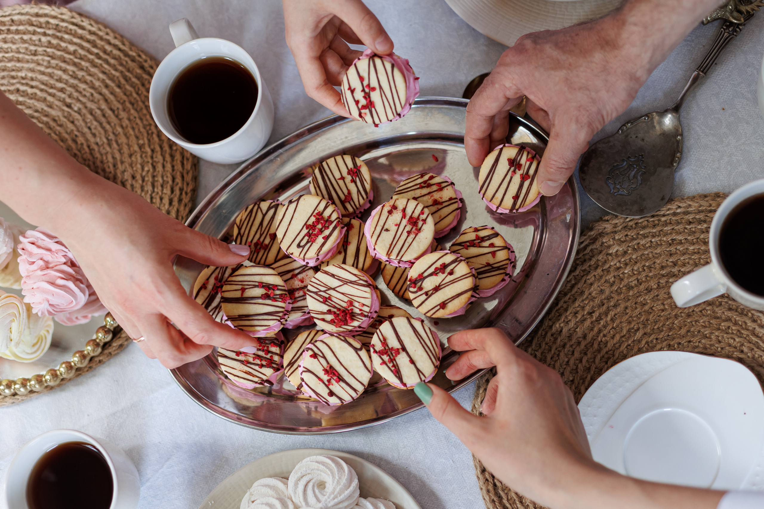 Контент съёмка для домашнего кондитера Ольги «Тут.зефир». Семейный и детский фотограф Комина Елена, Власиха, Одинцово