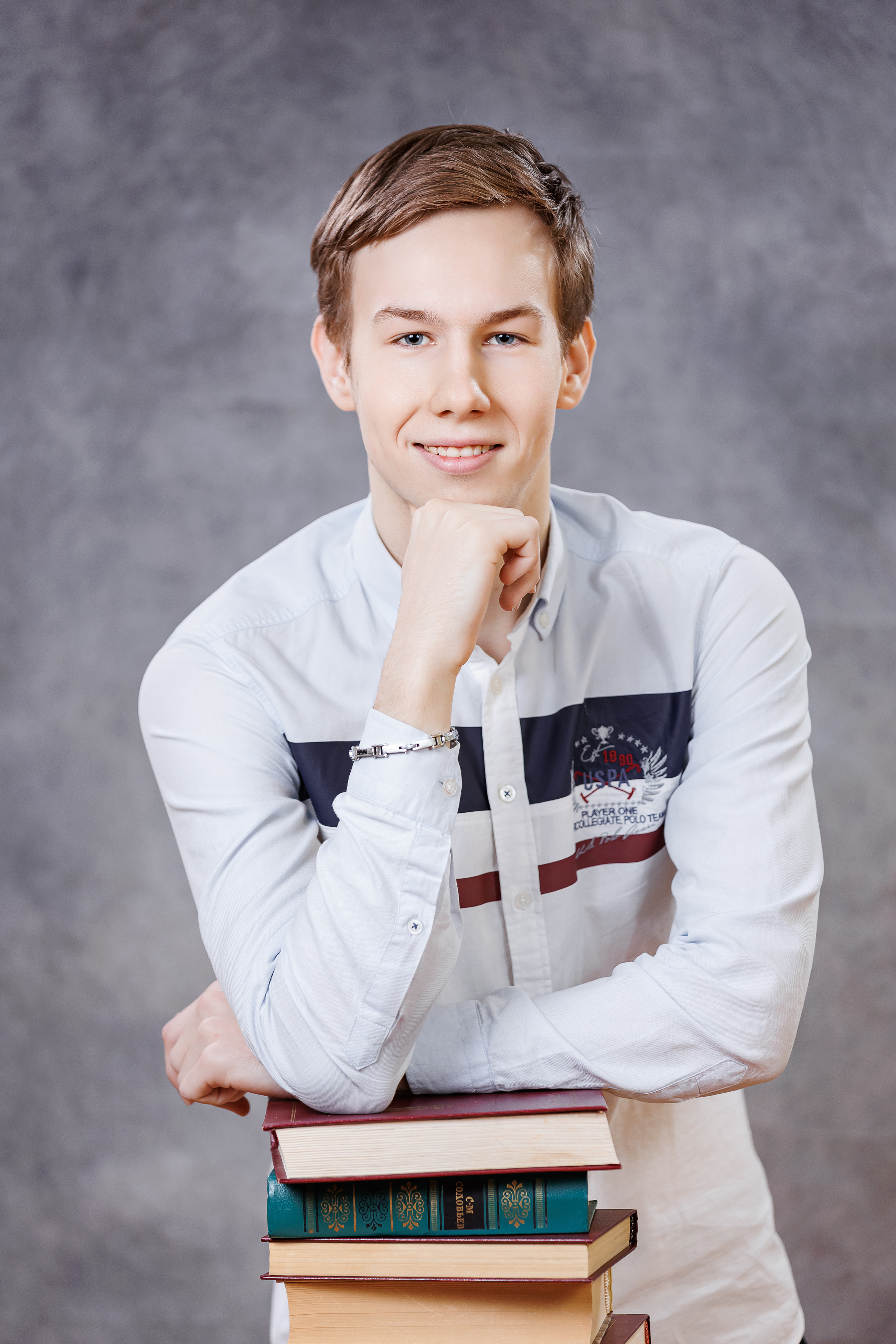 Портреты на однотонном фоне. Семейный и детский фотограф Комина Елена, Власиха, Одинцово