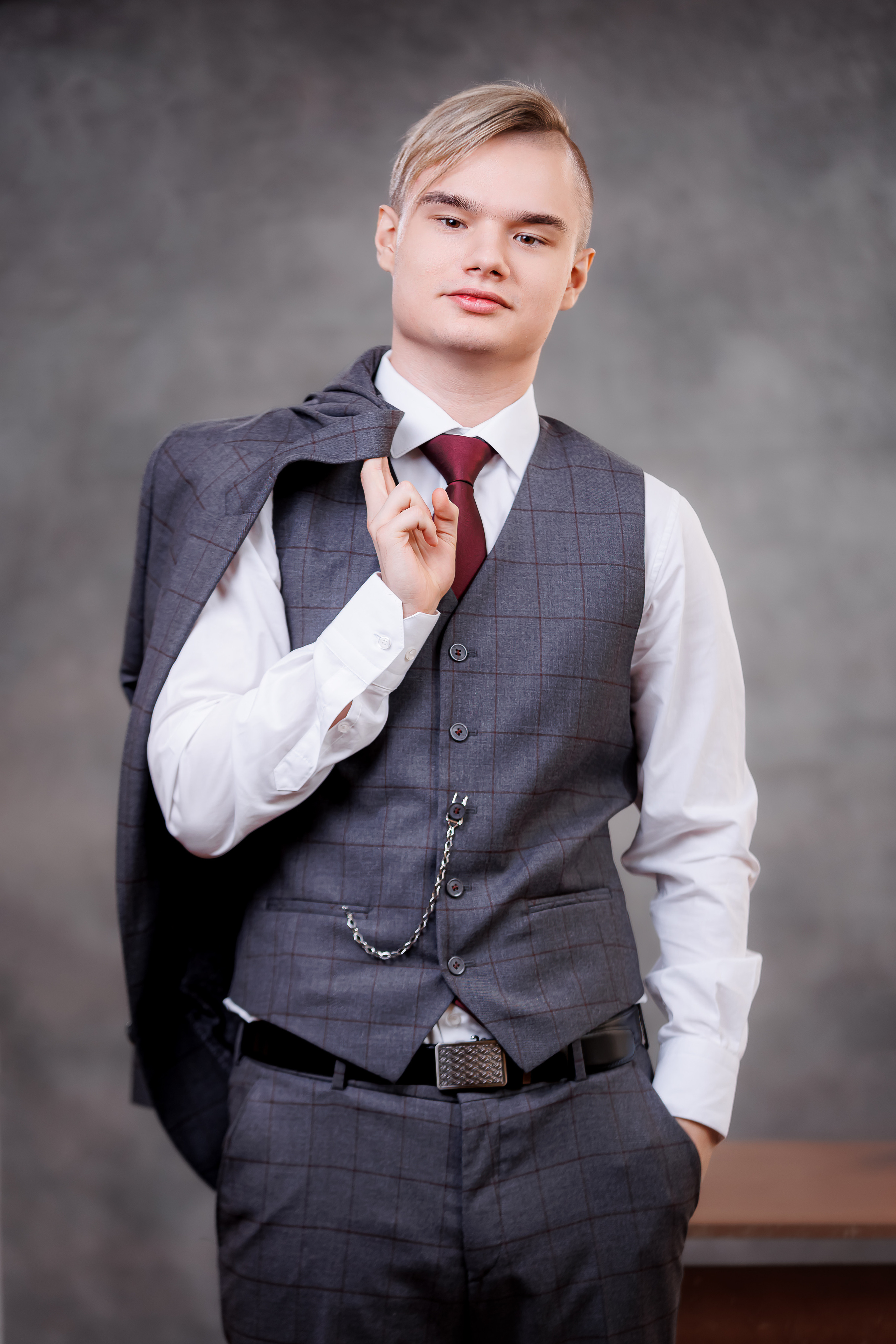 Портреты на однотонном фоне. Семейный и детский фотограф Комина Елена, Власиха, Одинцово