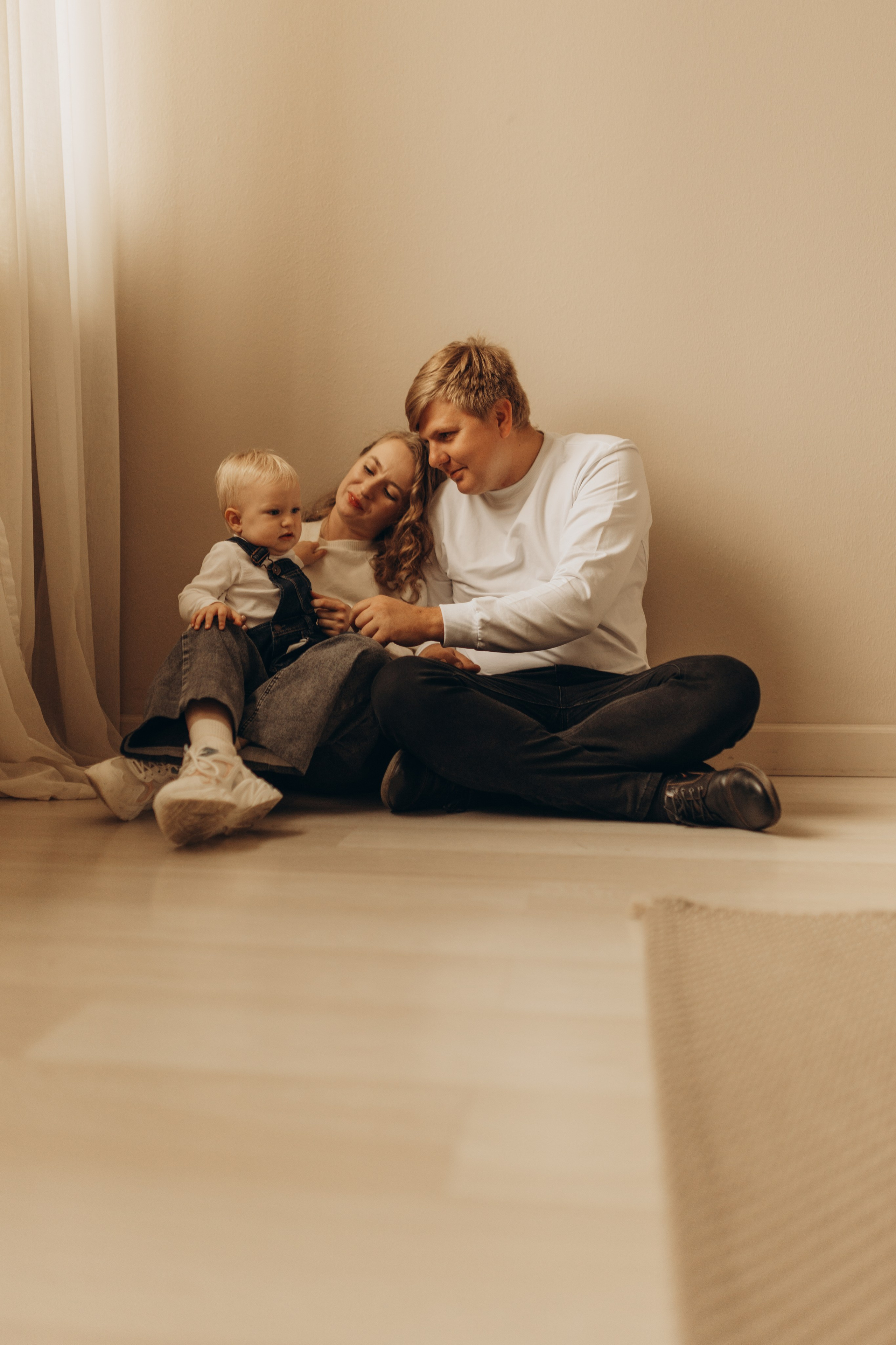 Фотосессия дружная семья. Съёмка в студии. Фотограф в Ставрополе Svetlana Matveeva