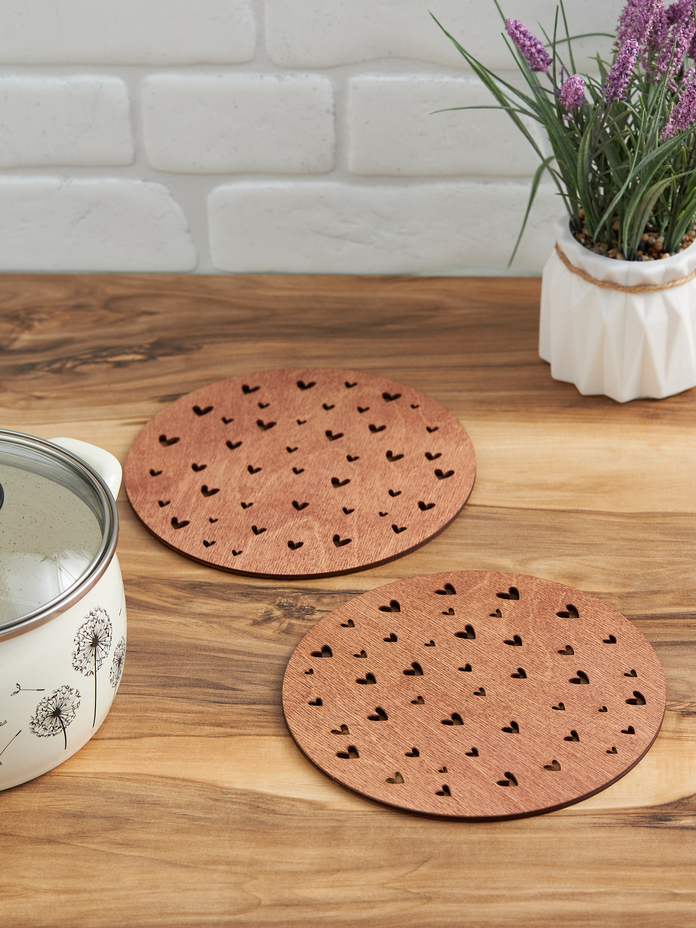 Фотосъемка деревянных подставок под горячее для маркетплейсов. Алексей Темнов — фотограф в Пятигорске