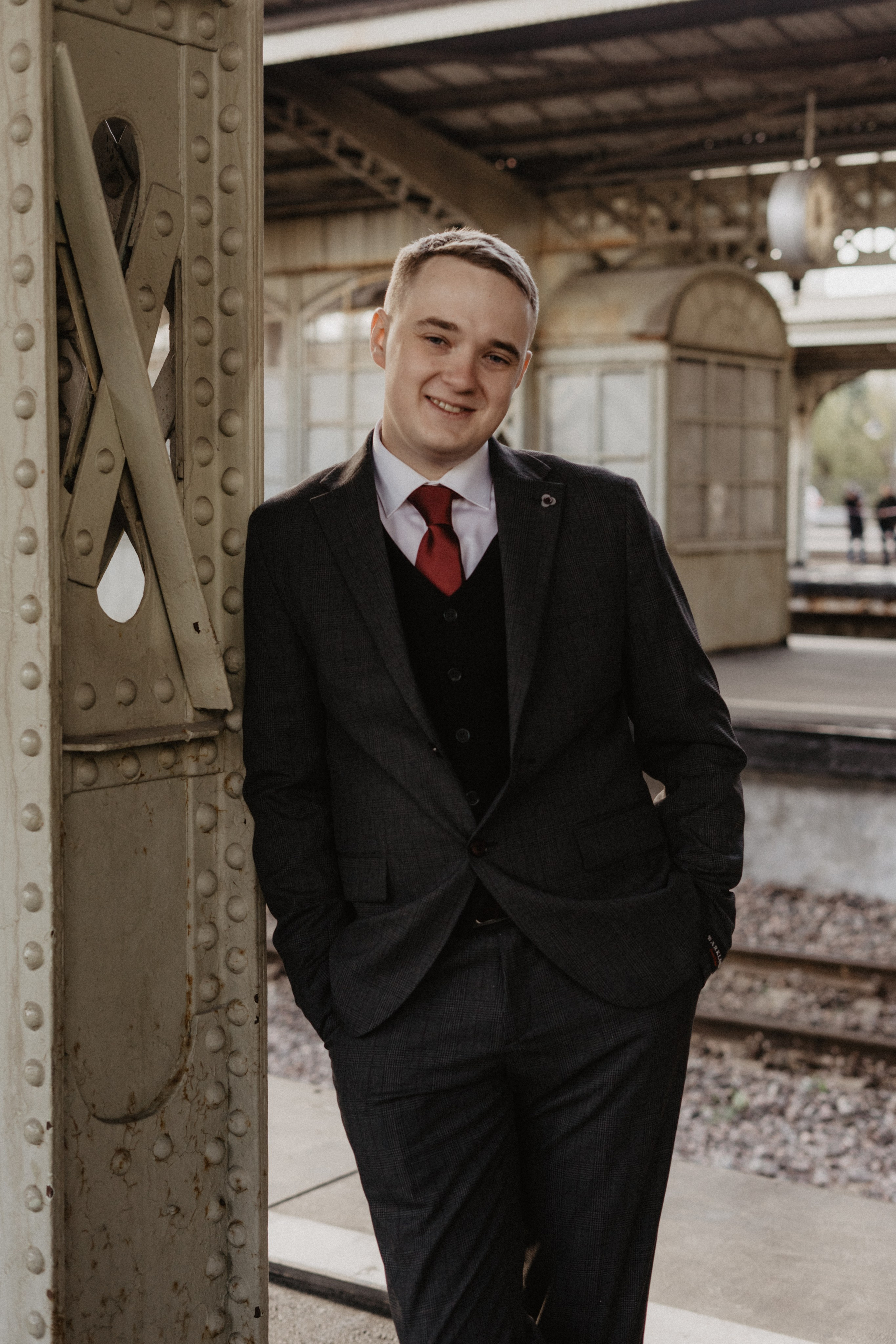 Оксана & Денис | Влюбленные на вокзале. Дина Альбур | Фотограф в Санкт-Петербурге