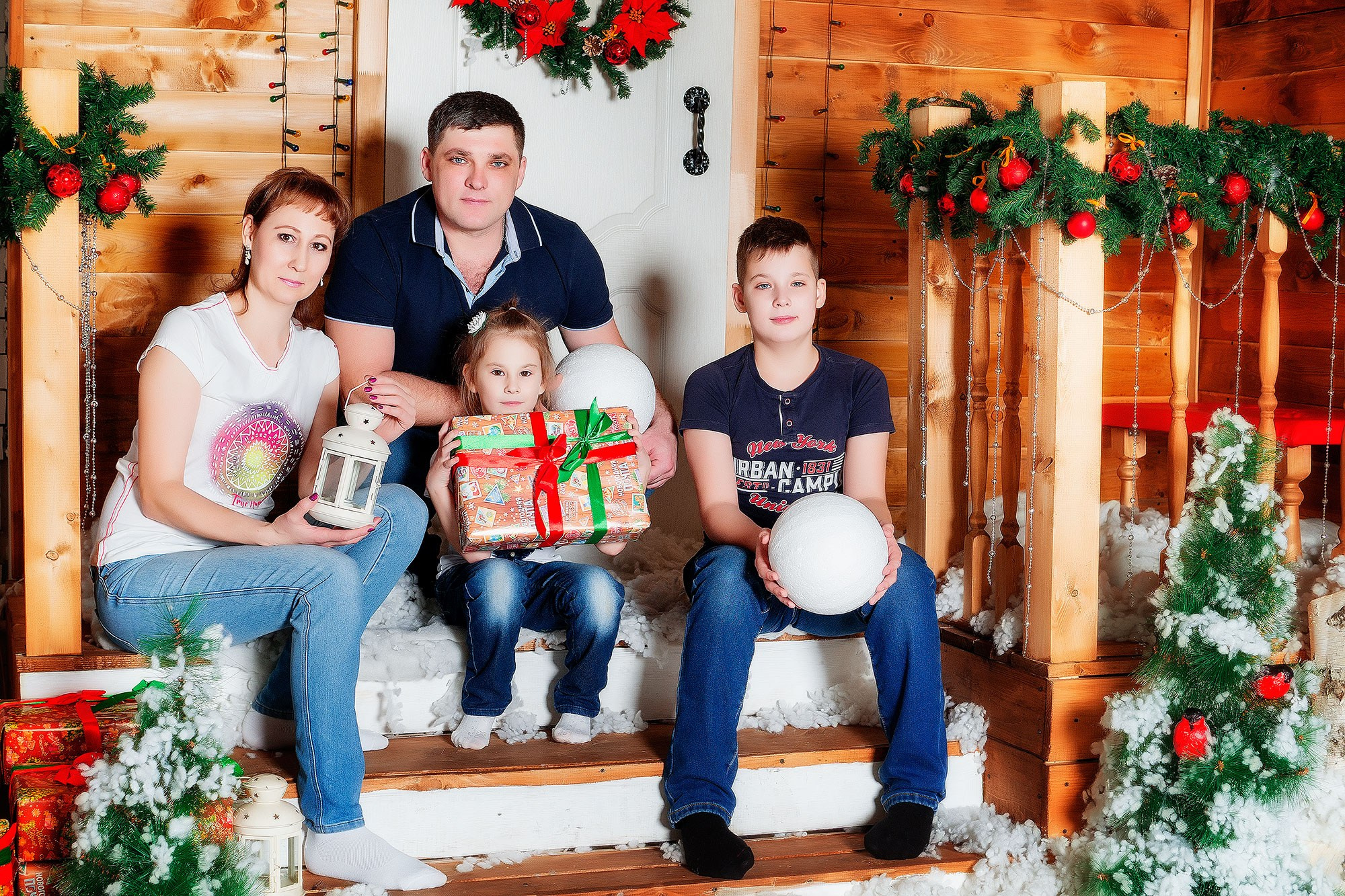 Семейная съёмка в студии. Семейный фотограф г. Новокузнецк Юлия Машникова