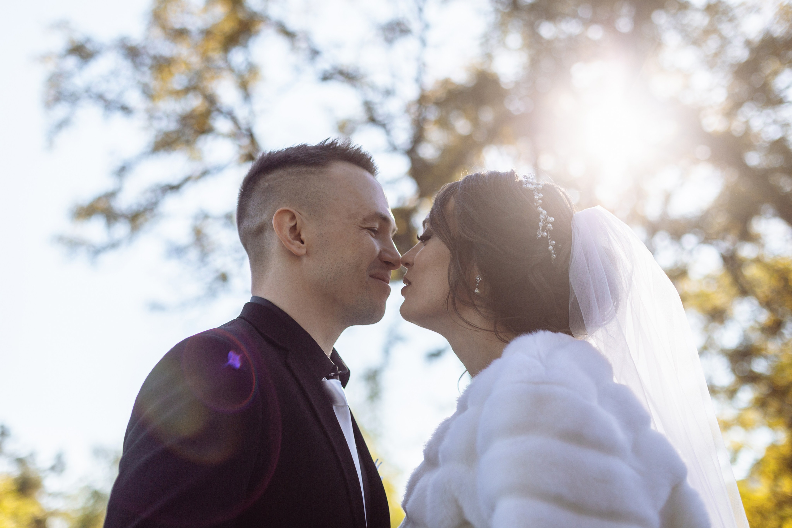 Павел, Мария — фотографии в студии и парке. Событийный фотограф Максим Бескоровайновнов