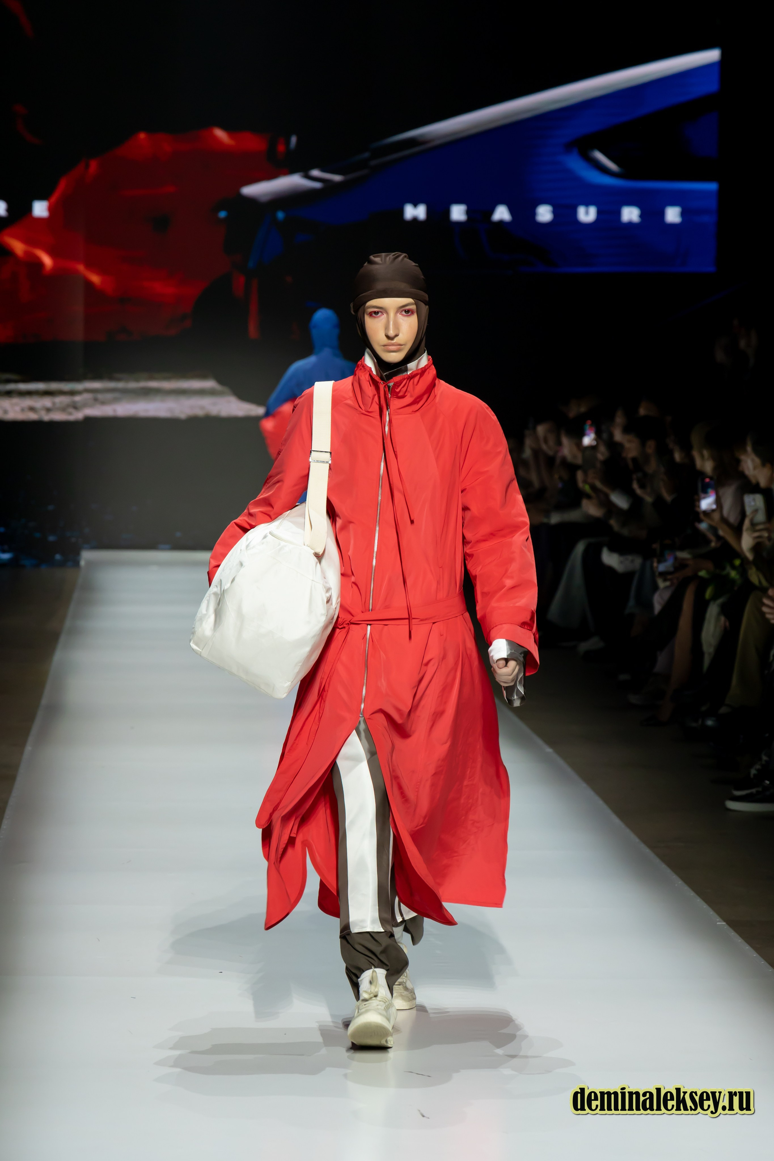 Московская неделя моды 2024 4 октября дизайнер Measure Махачкала. Репортажный, семейный и студийный фотограф в Москве Демин Алексей
