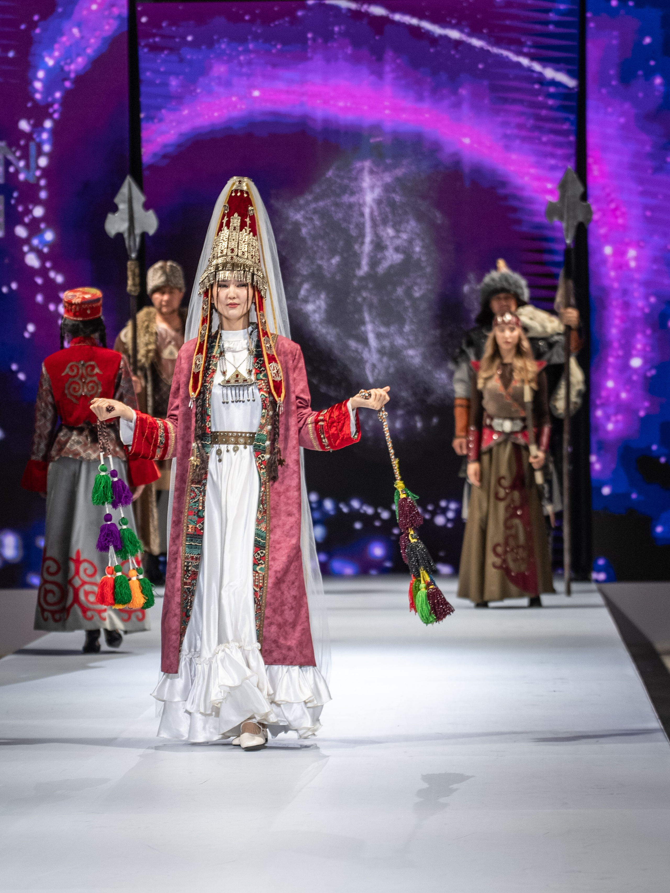 EURASIAN FASHION WEEK Lo Zarata. Сайт Алматинского НЮ АРТ, будуар и фэшн фотографа Дениса Карпенко
