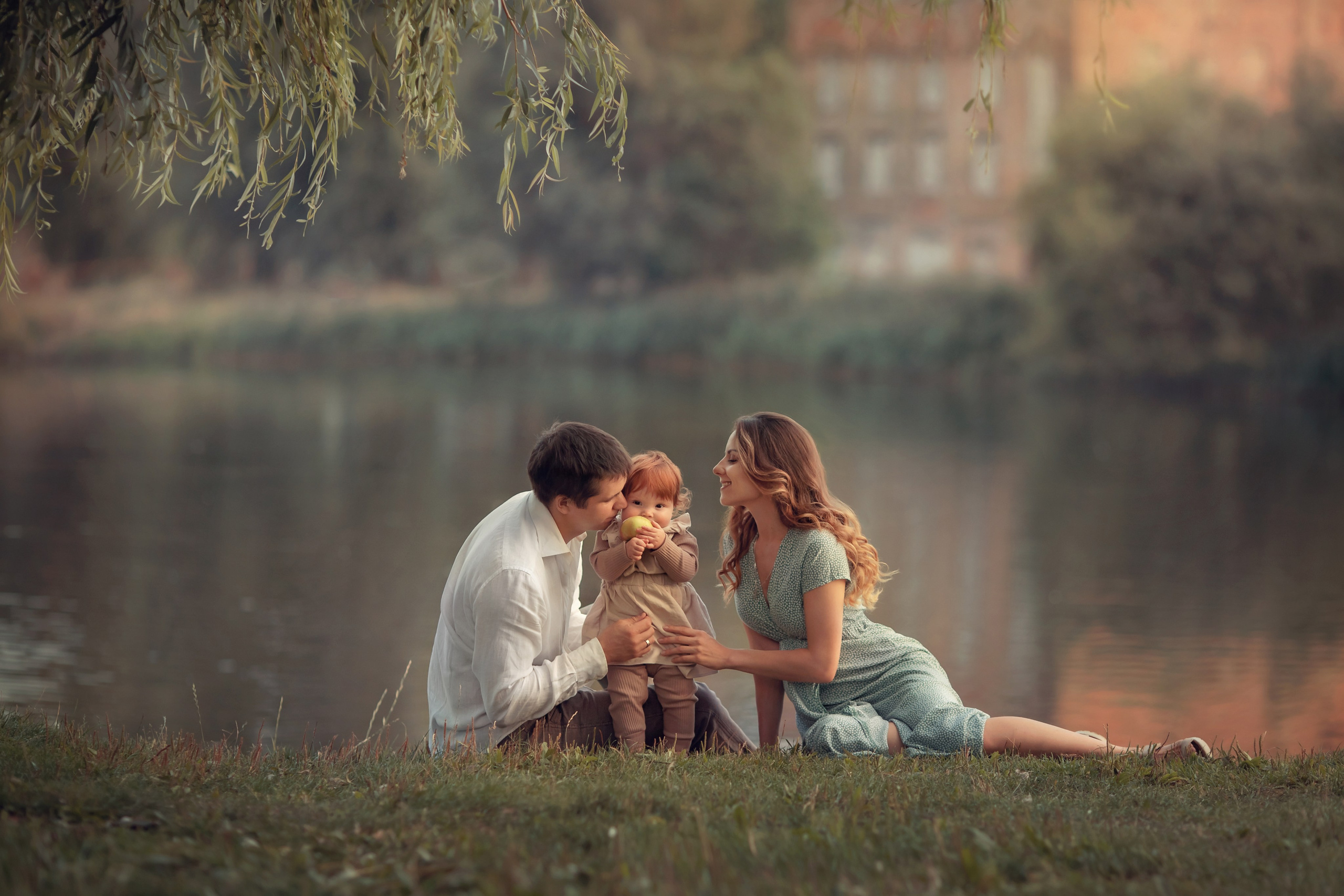 Карина, Максим и Есения. Семейный фотограф Микульская Ирина