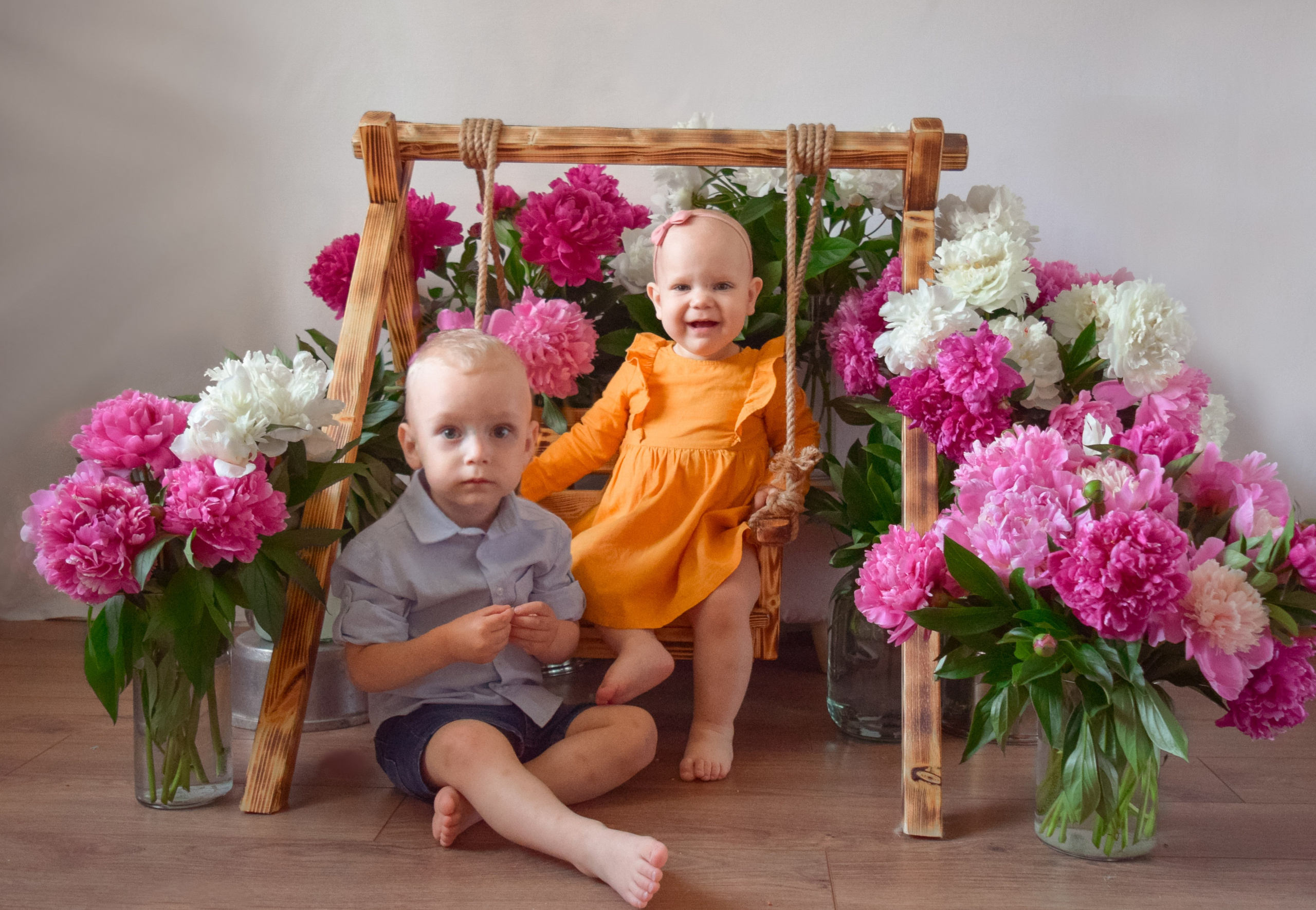 Полина и Даня пионы. Семейный и детский фотограф в Михайловке Татьяна Лестьева