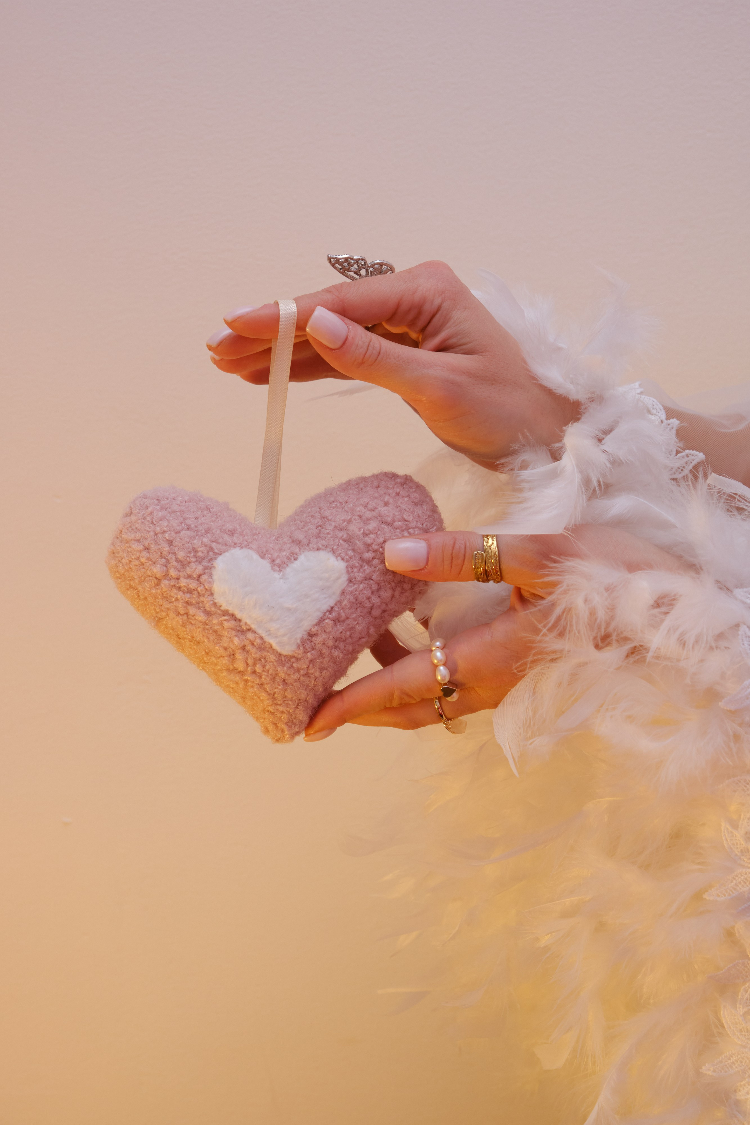 Игрушки и подушки. Предмет искусства