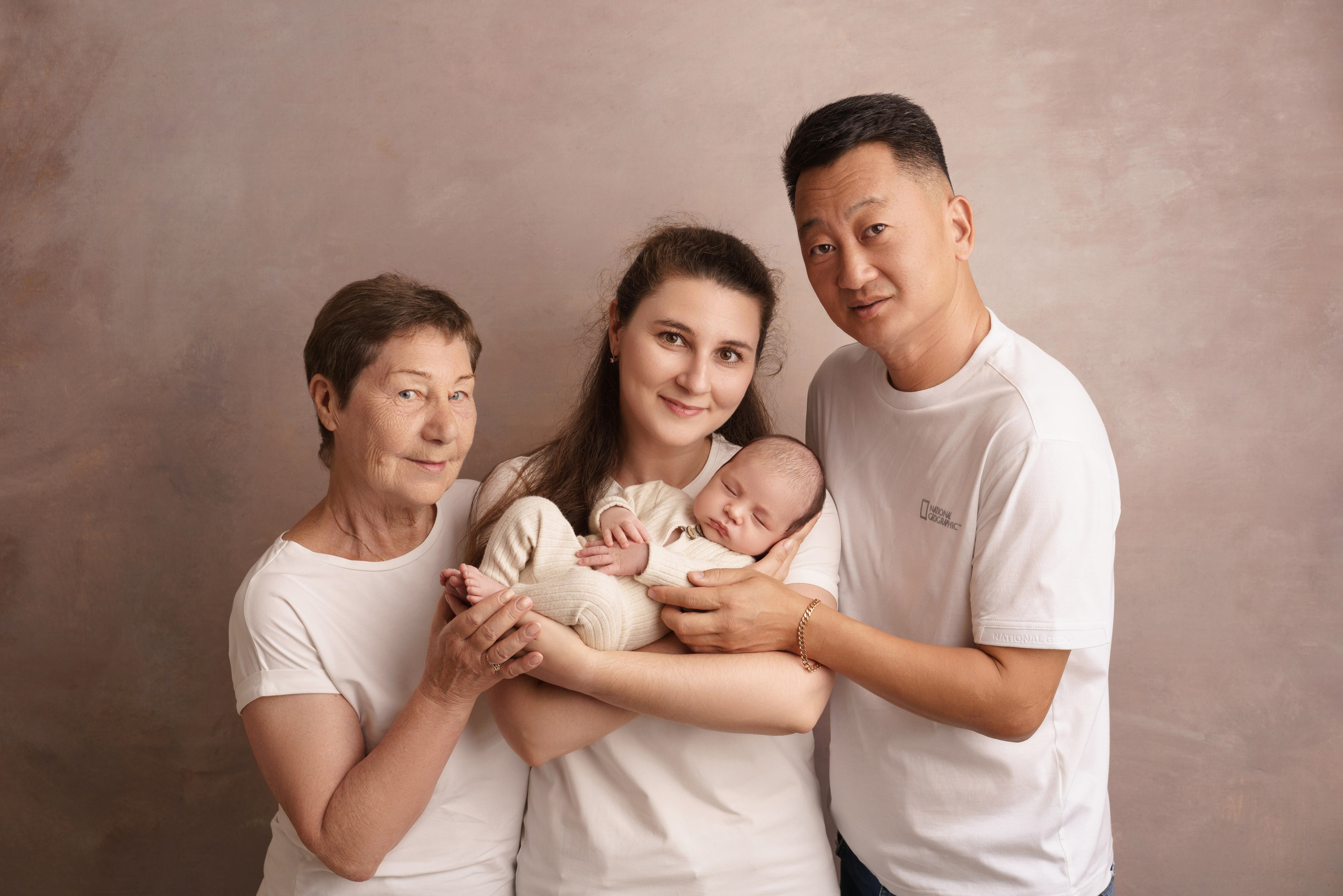 Семейные фотосессии с новорожденными | Трогательные кадры малышей и их близких в Москве и МО. Фотосессия новорожденных в Москве и Московской области | Профессиональный фотограф newborn — Татьяна Иванова