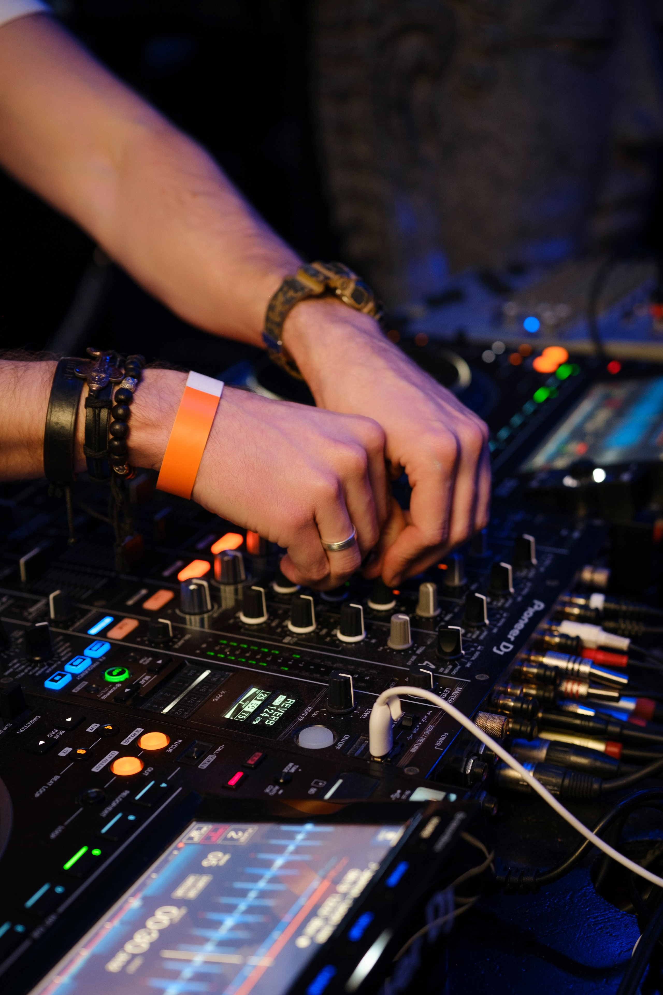 Embargo 2/03. Главная