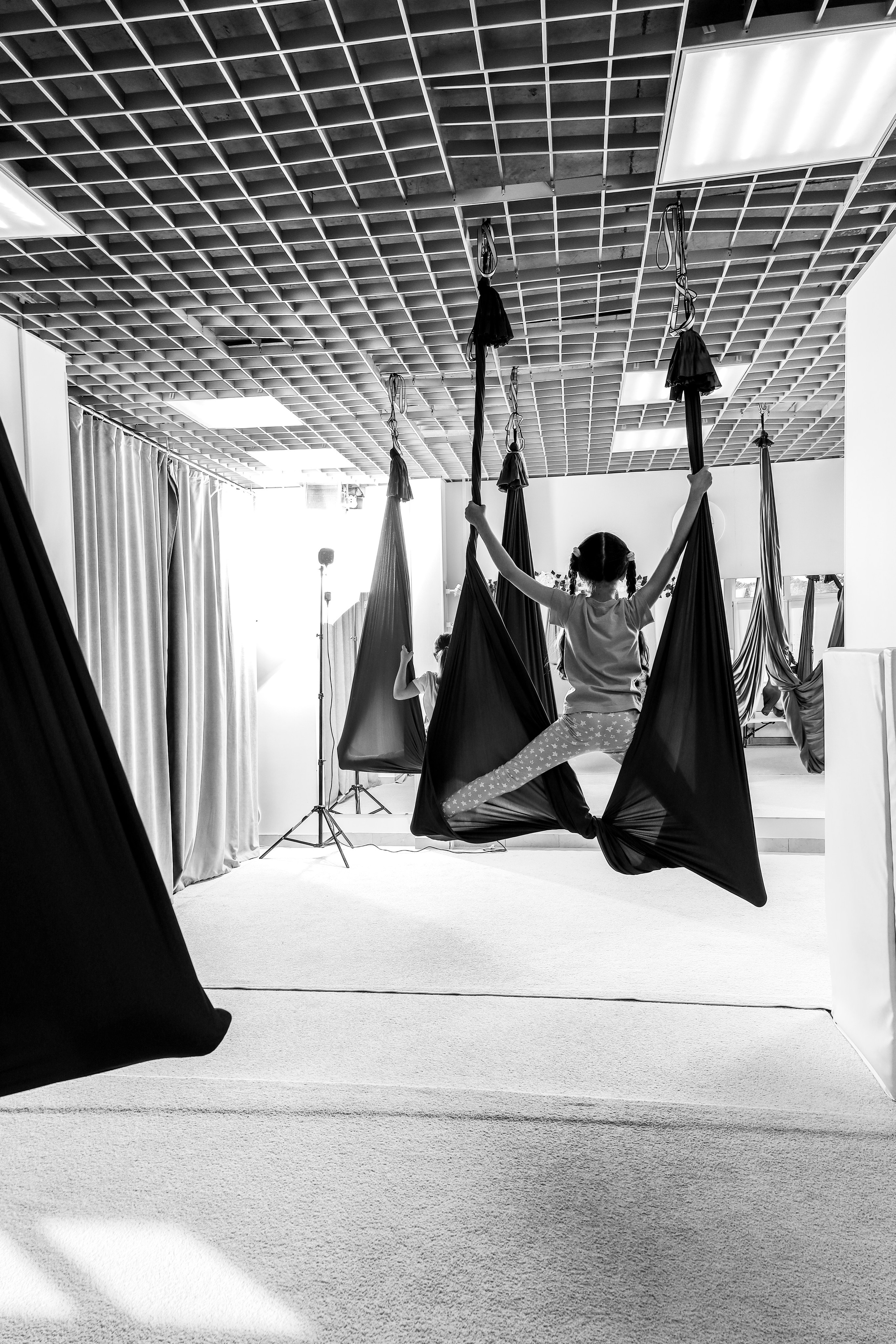 Детская аэройога. Фотограф Надршина Лилия