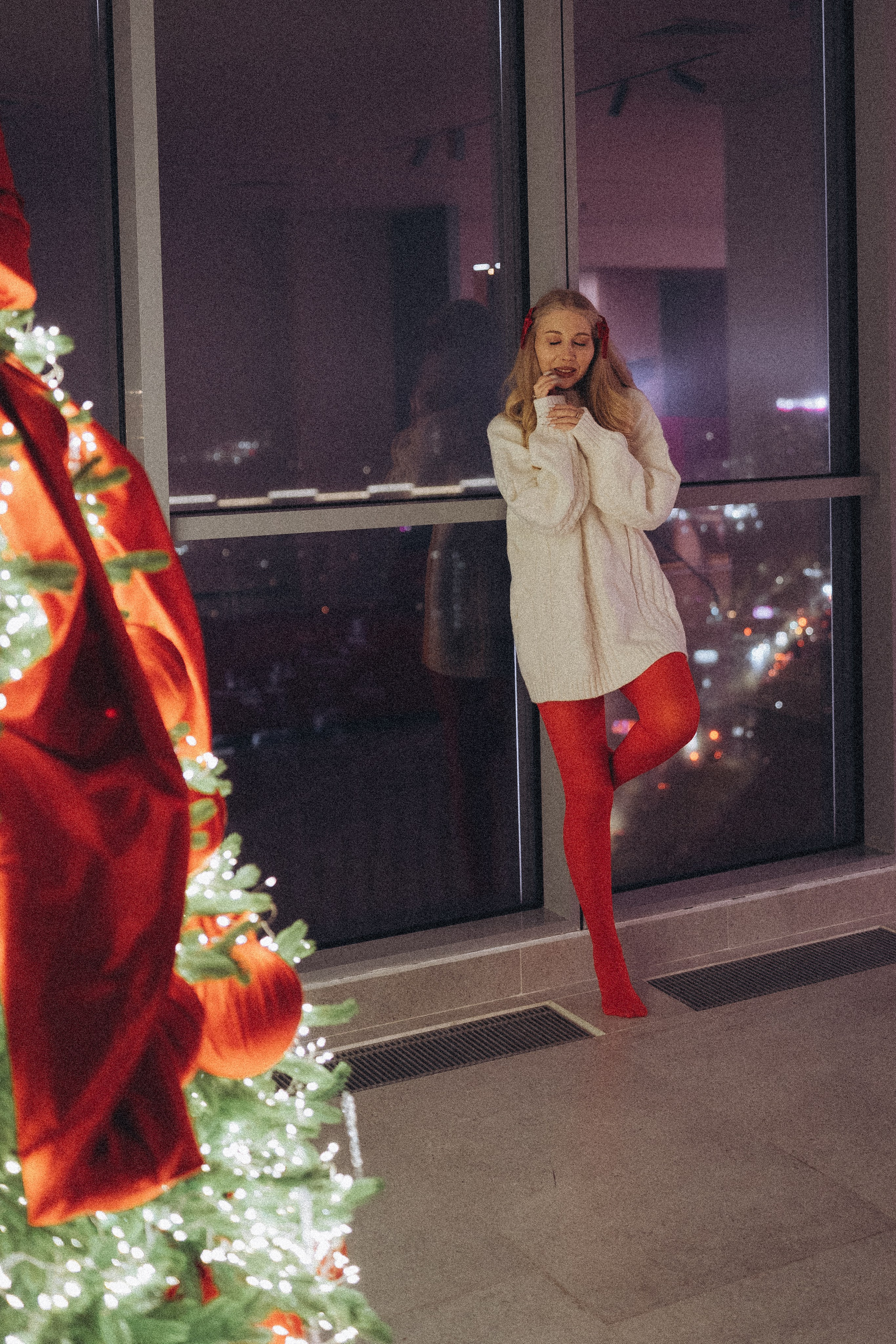 ФОТОСЕССИЯ К НОВОМУ ГОДУ В СТУДИИ С ЕЛОЧКОЙ КРАСИВЫЙ ОБРАЗ. Профессиональный фотограф, Санкт-Петербург — Виктория Богомолова