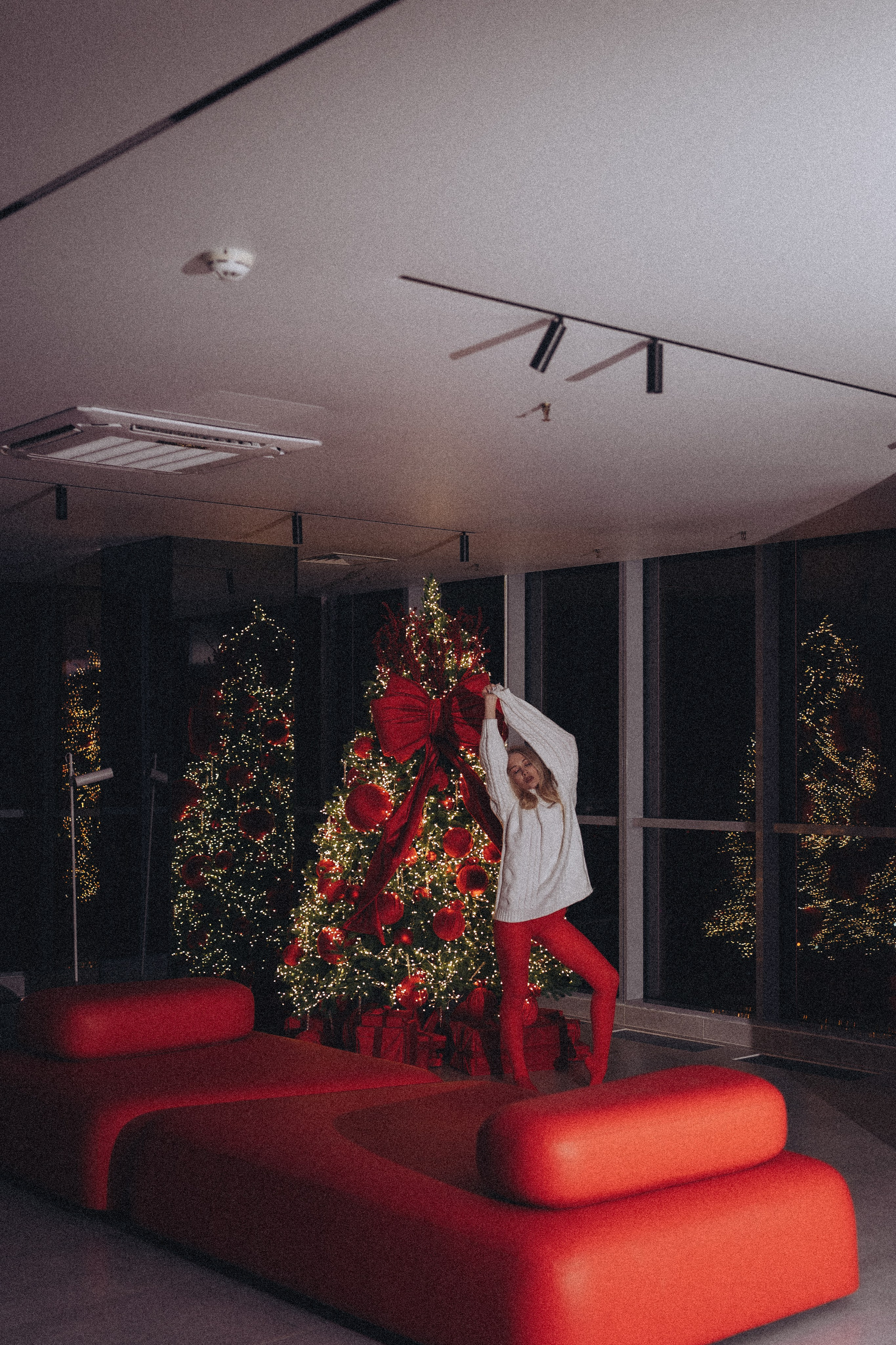 ФОТОСЕССИЯ К НОВОМУ ГОДУ В СТУДИИ С ЕЛОЧКОЙ КРАСИВЫЙ ОБРАЗ. Профессиональный фотограф, Санкт-Петербург — Виктория Богомолова