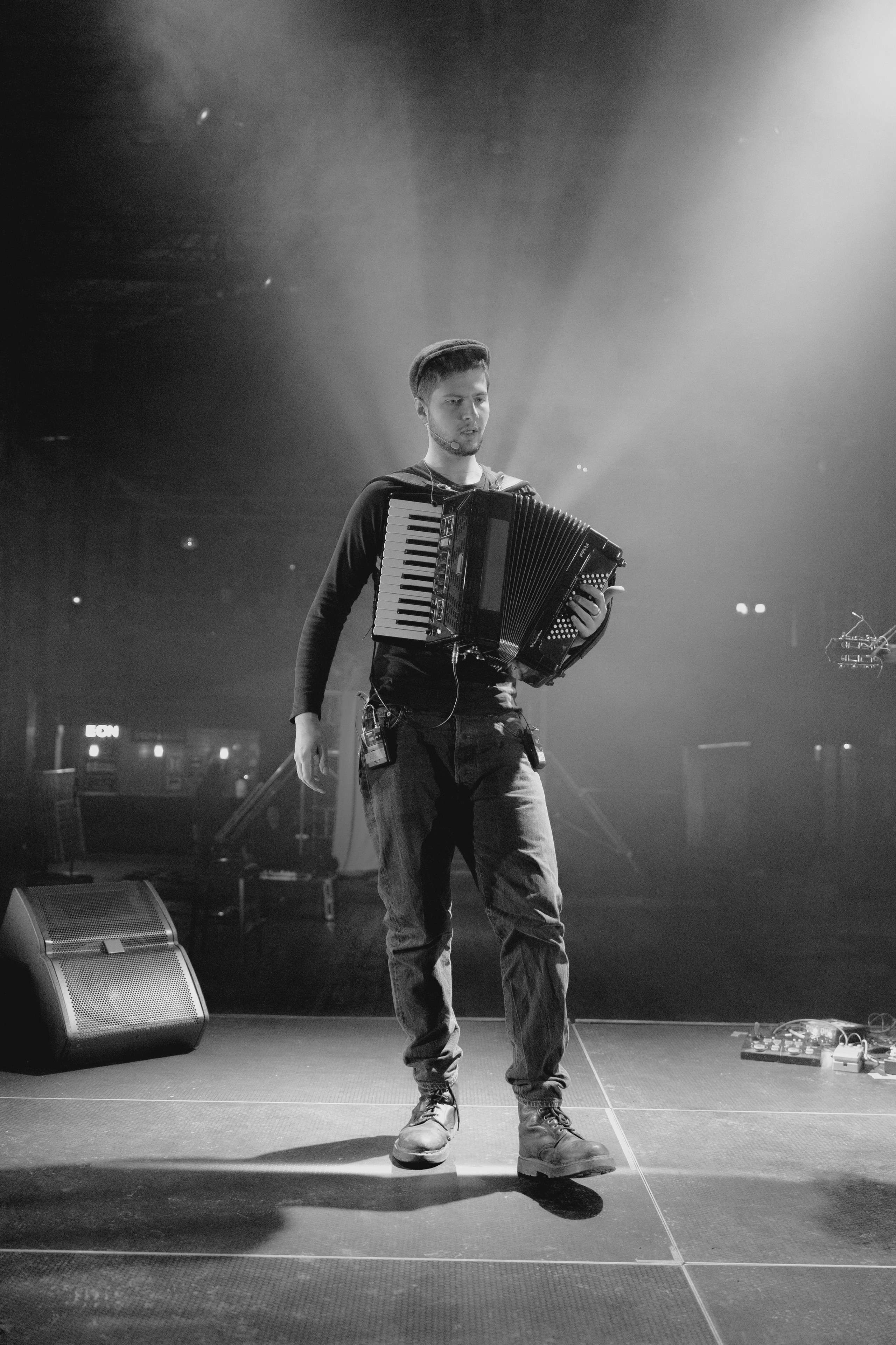 СЛОВО. Ансамбль «КОМОНЬ». @tomrus: Рустам Шагиморданов — фотограф