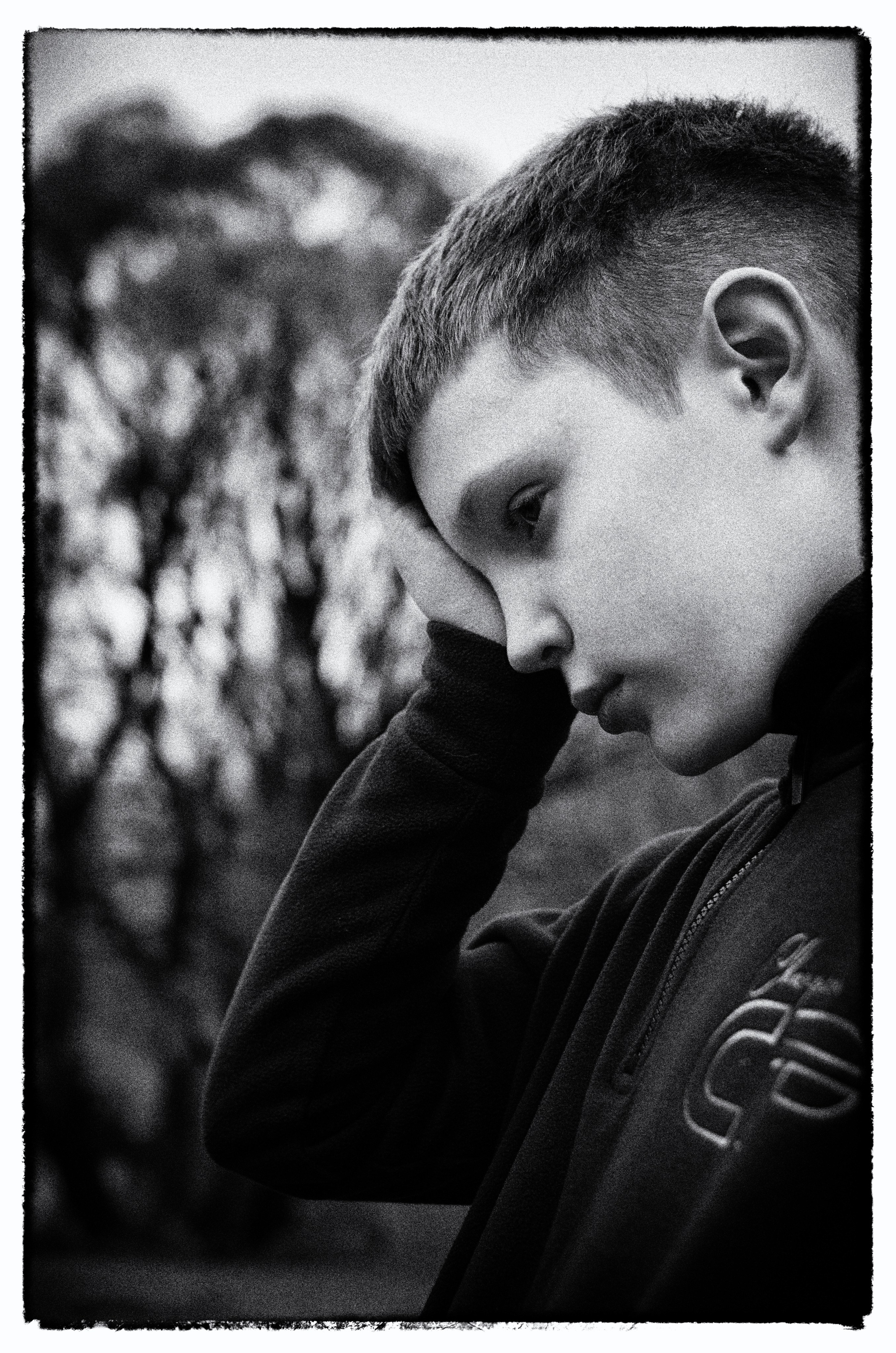 Фотосъемка в парке. Когда мысли громче ветра. Детский и семейный фотограф в Кирове Аня Шутова