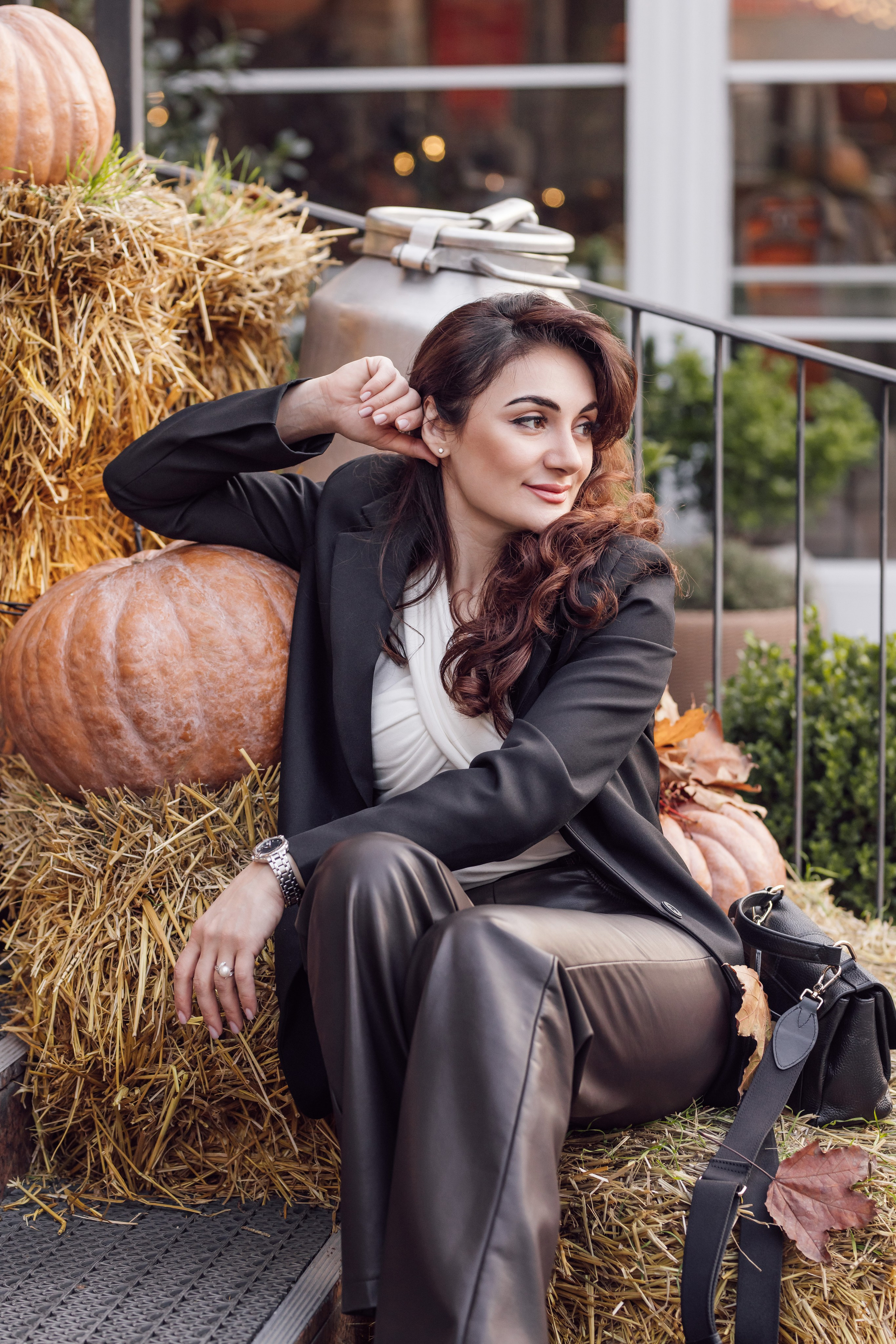 Мама и дочь, осенняя городская прогулка. Фотохудожник Наталия Кирсанова