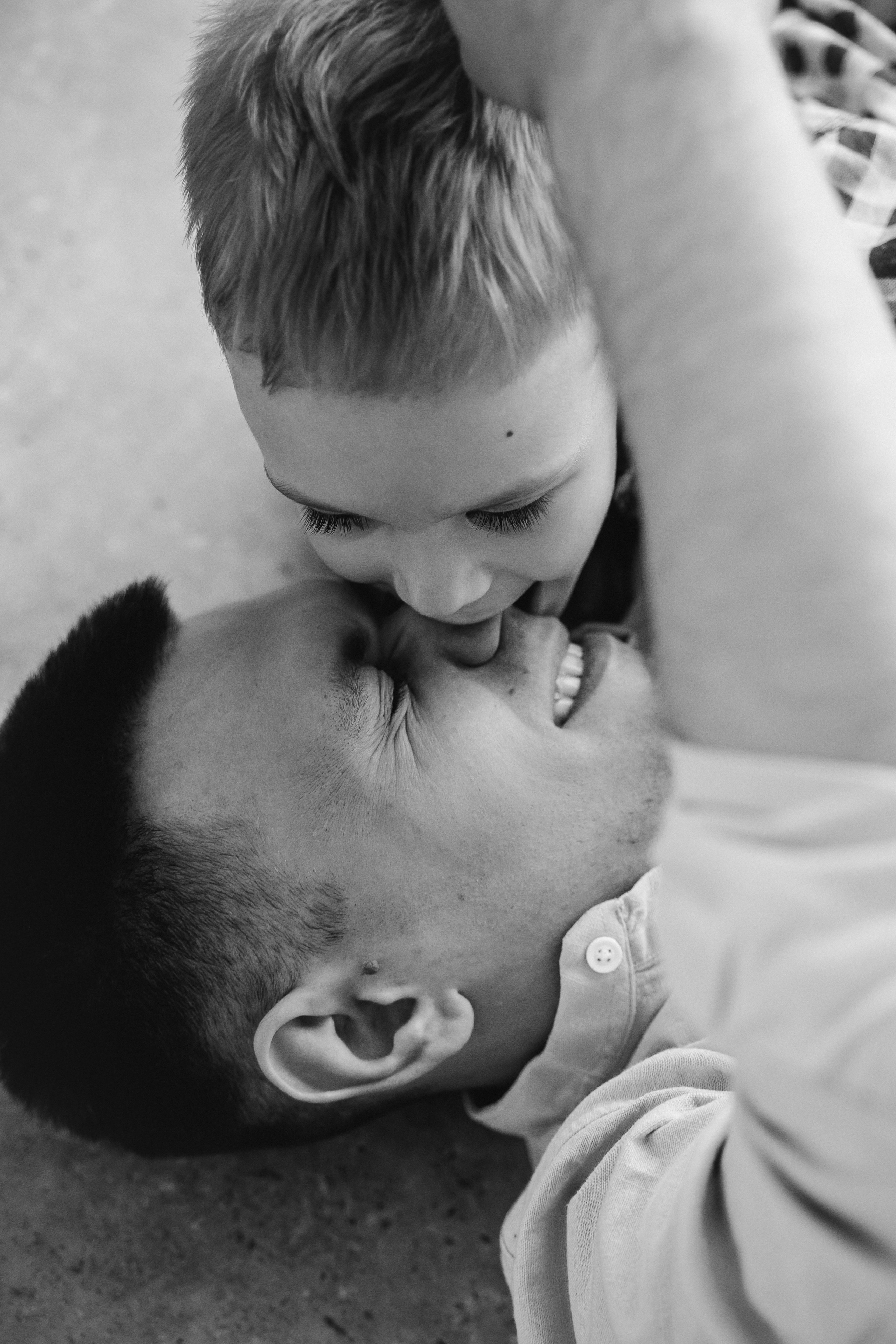 Вдвоём хорошо, но втроём. Моменты и истории о вас настоящих