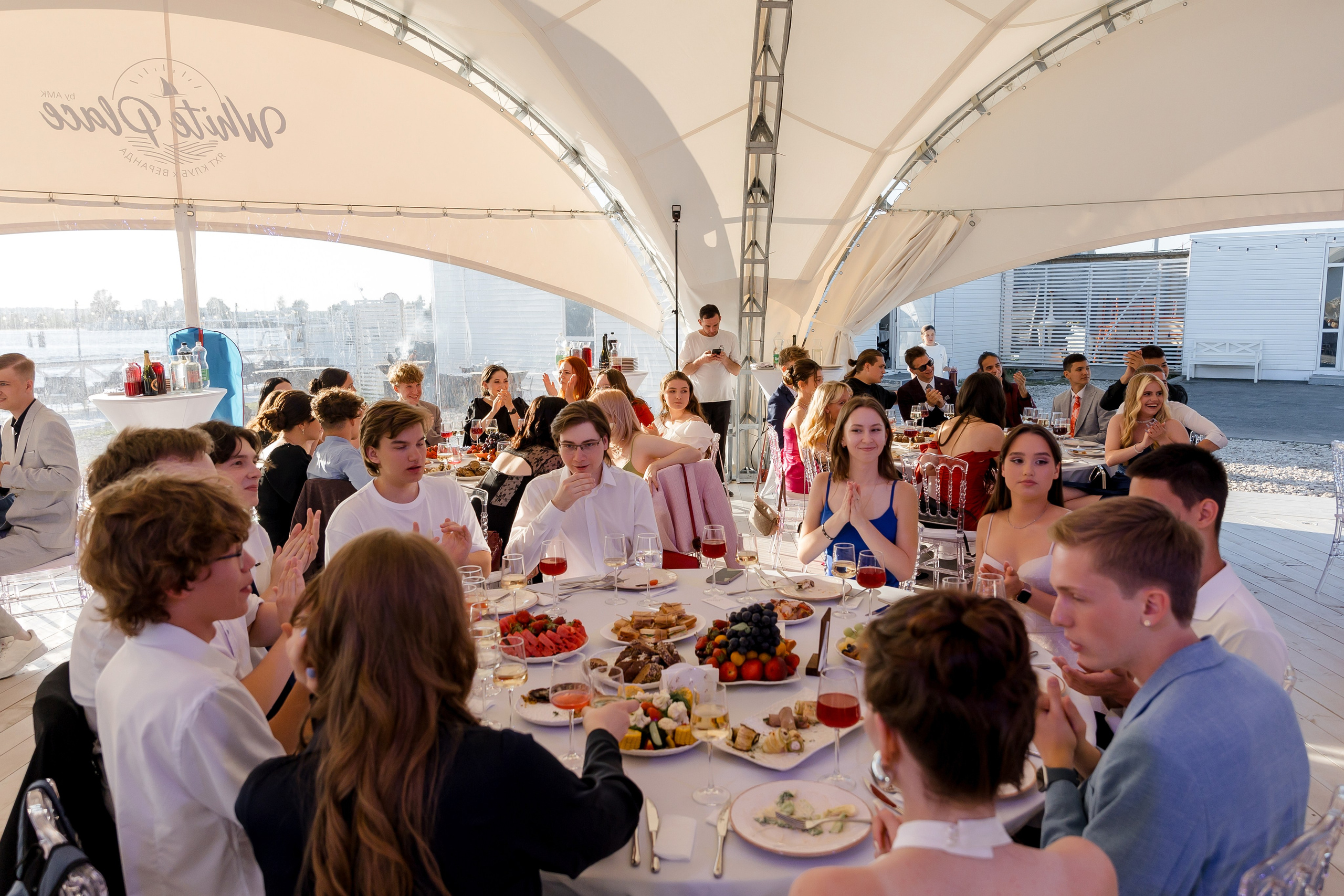 ВЫПУСКНОЙ White Place — Гимназия 52. Свадебный и семейный фотограф Динар Гильмутдинов