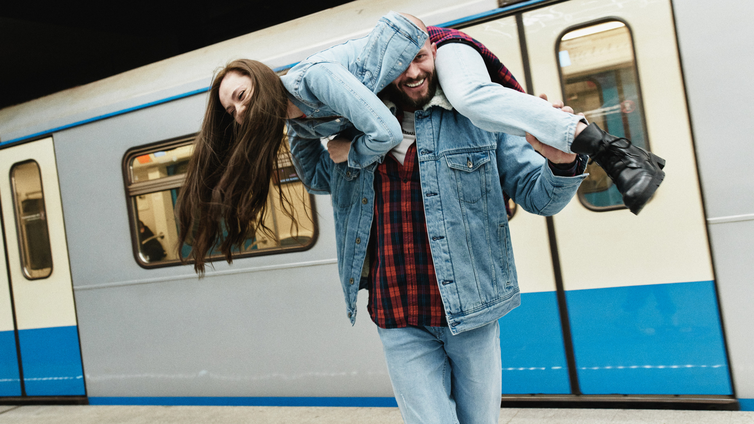 Метро Life style 2021. Zubkov Jan Hochzeitsfotograf Deutschland