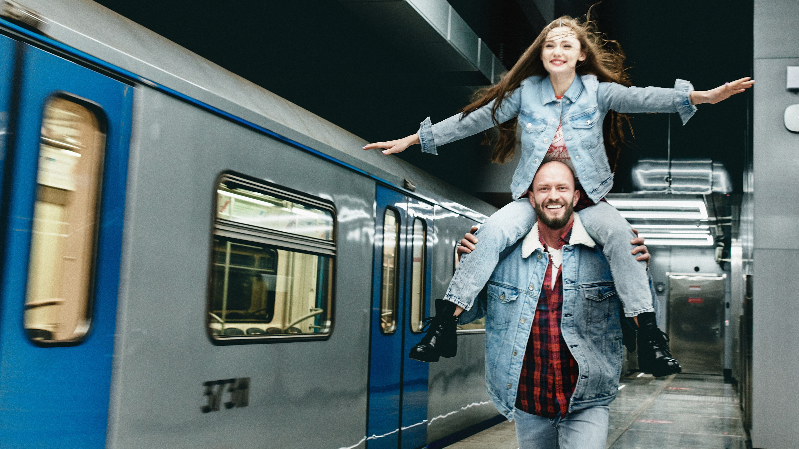 Метро Life style 2021. Zubkov Jan Hochzeitsfotograf Deutschland