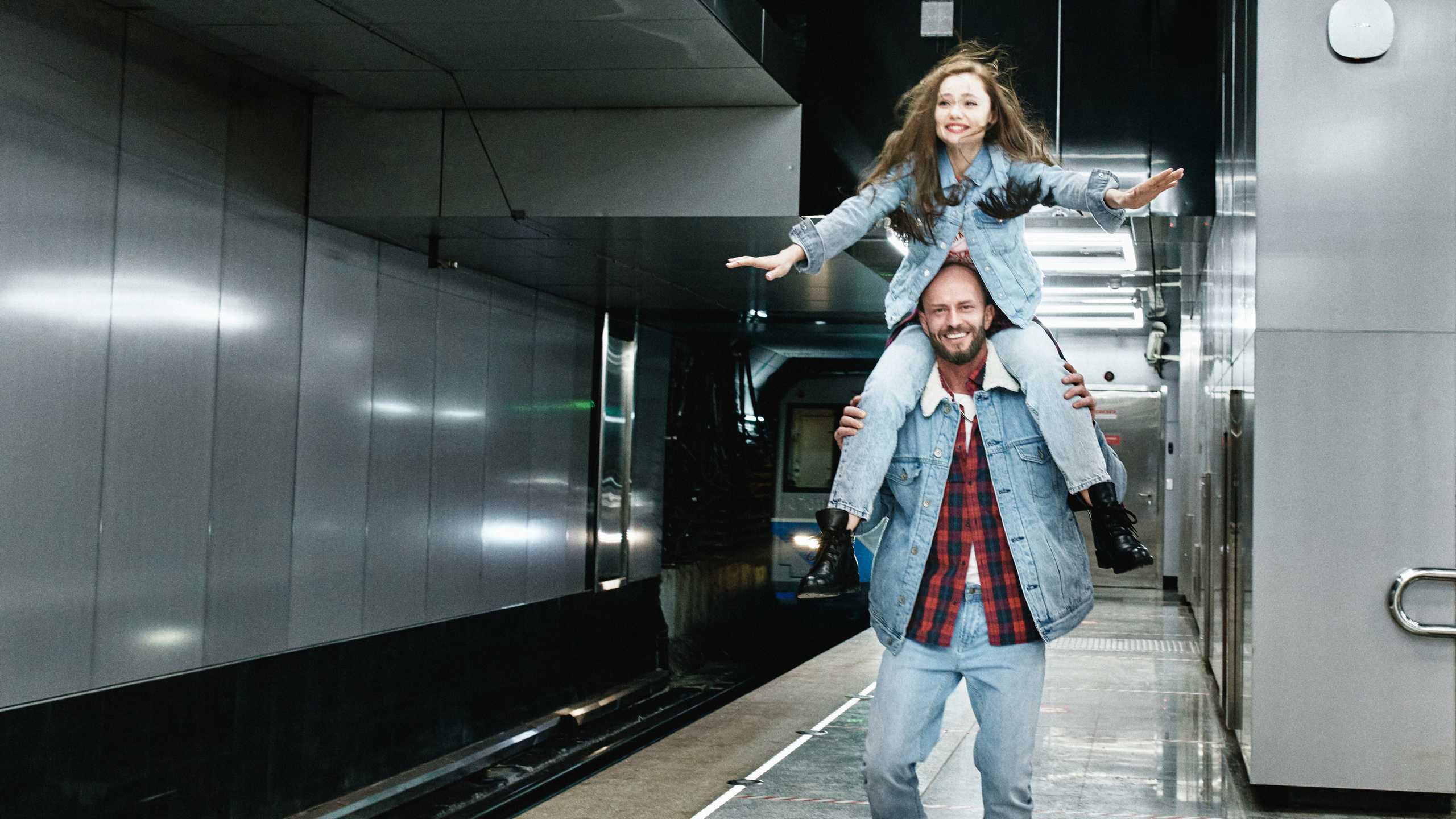 Метро Life style 2021. Zubkov Jan Hochzeitsfotograf Deutschland