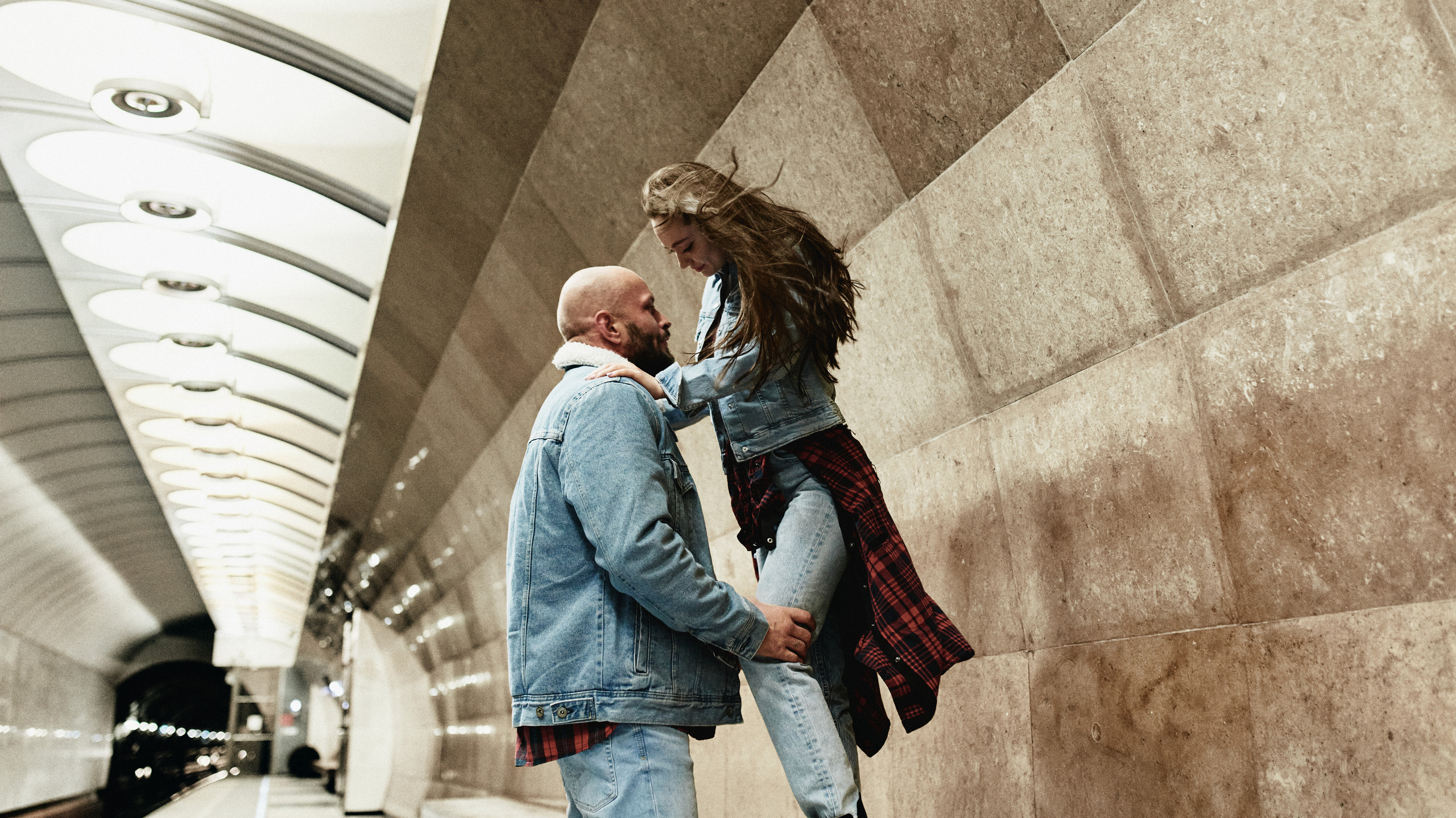 Метро Life style 2021. Zubkov Jan Hochzeitsfotograf Deutschland