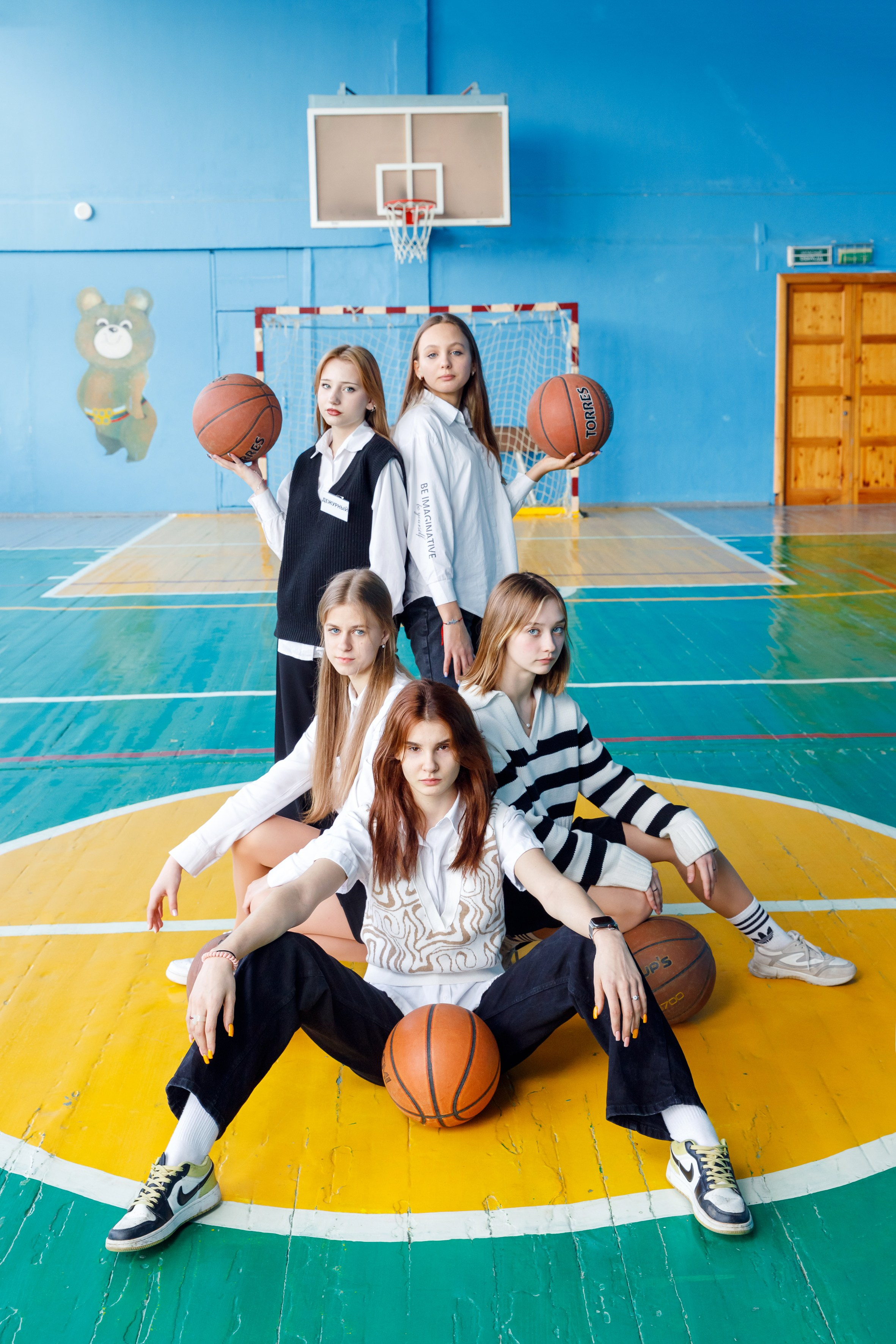 И В ШКОЛЕ ЕСТЬ ЖИЗНЬ. Марина Ушакова. Фотограф. Выпускные альбомы. г. Краснодар