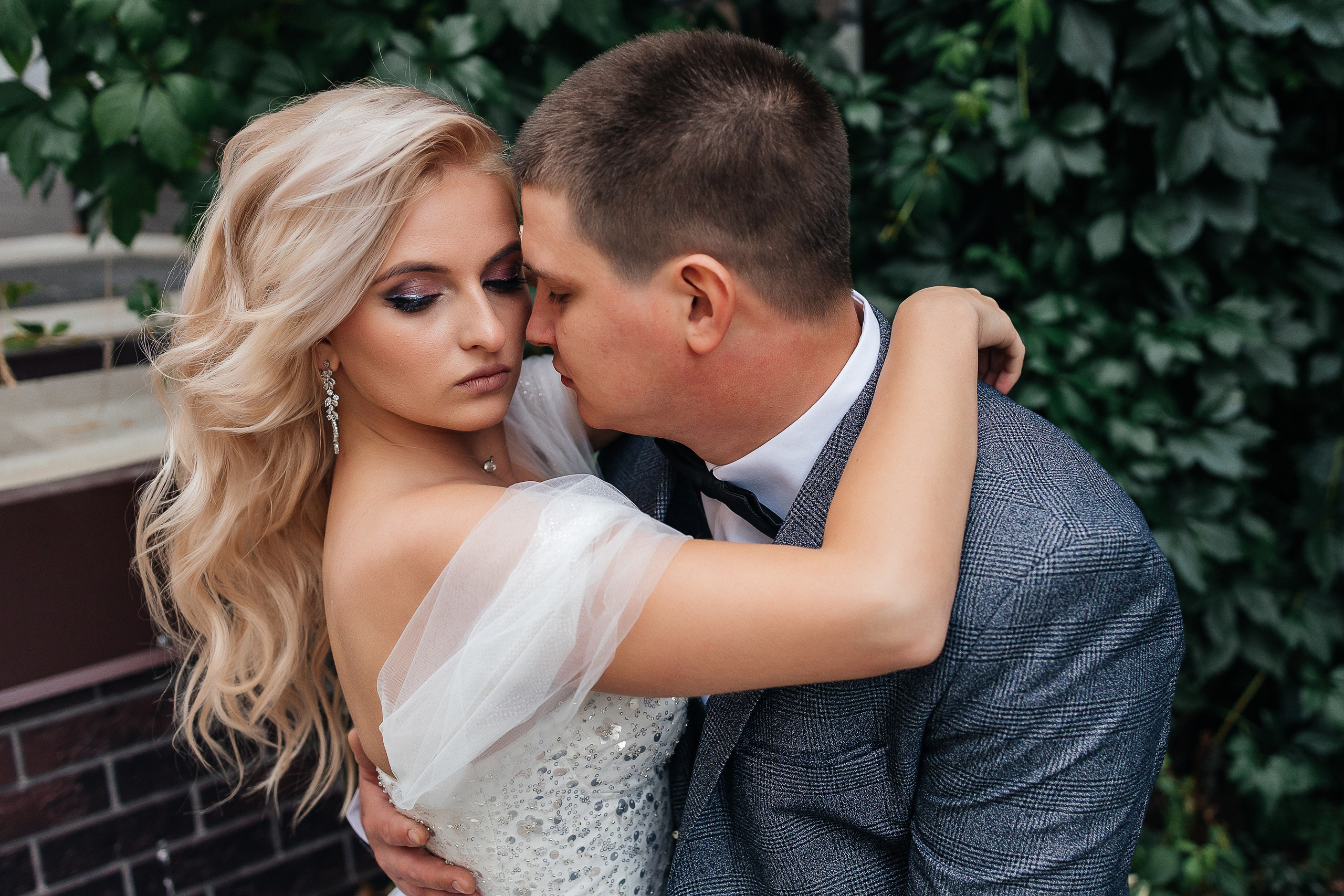 Стильная фотосессия пары в интерьерах ресторана. Олег Сверчков | Свадебный фотограф Вологда