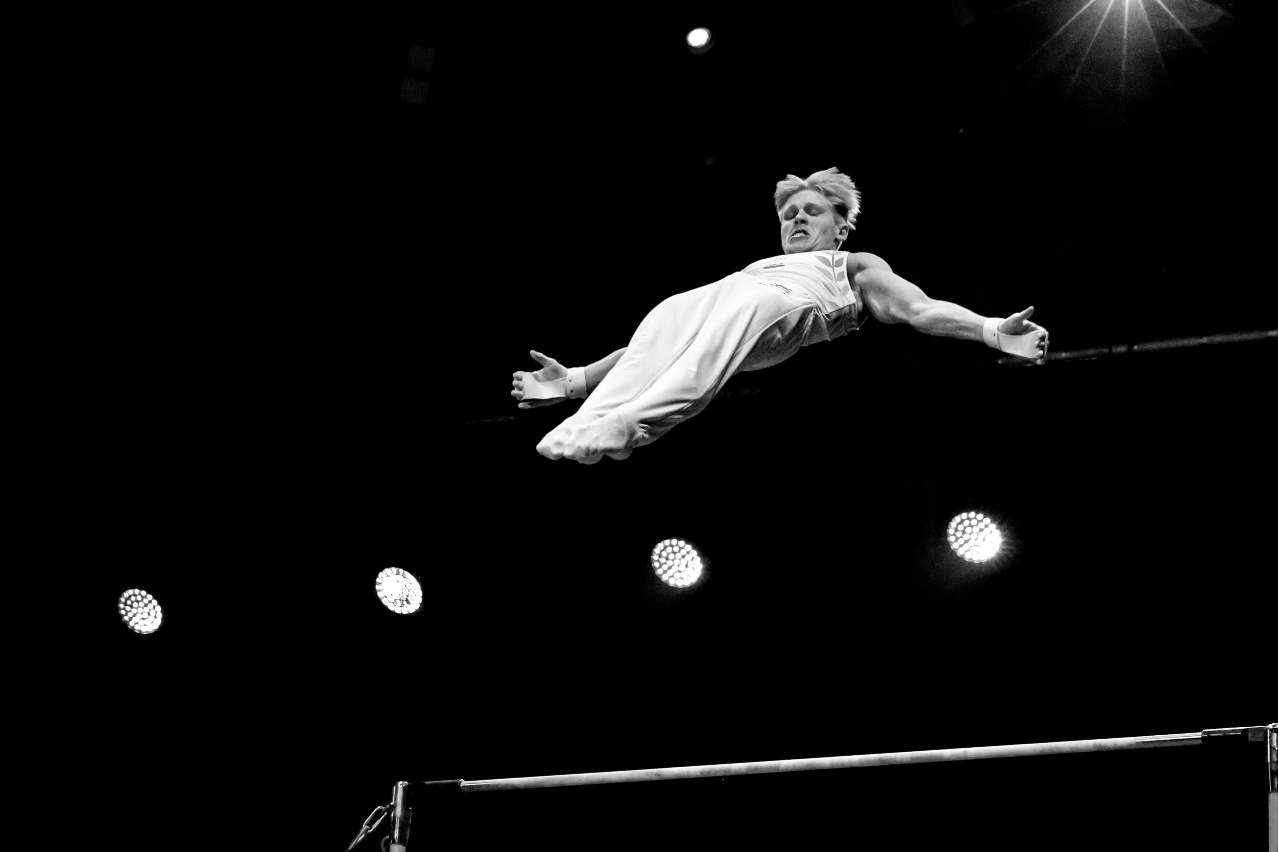 «Спорт через объектив: история в каждом снимке!»