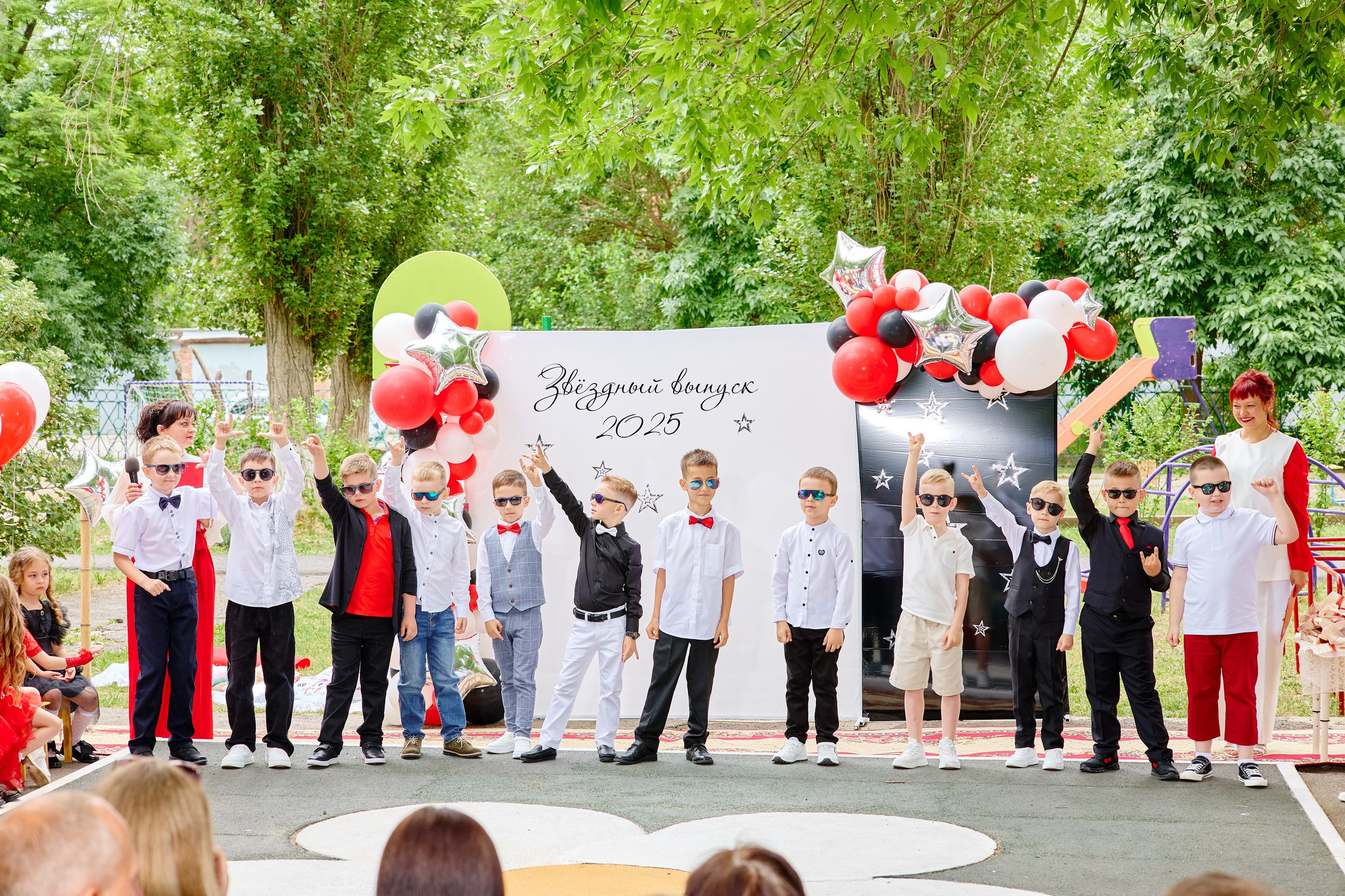 Выпускной 45 сад. Фотограф Выпускные альбомы Таганрог Сергей Коробченко