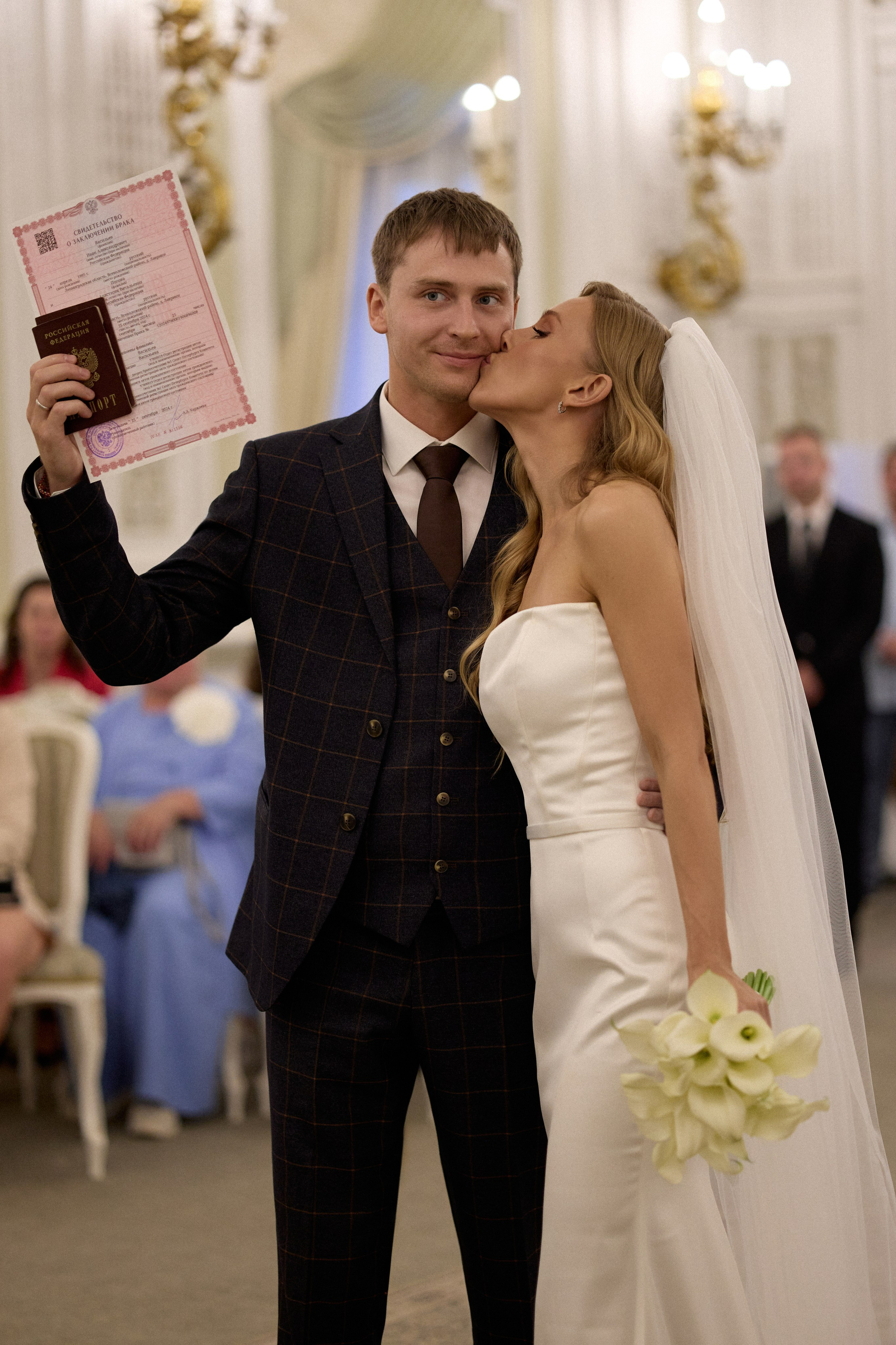 Свадебная фотосессия в Дворце Бракосочетания № 1. Сестры Карабаза. Фотографы и ретушеры в Москве и Санкт-Петербурге