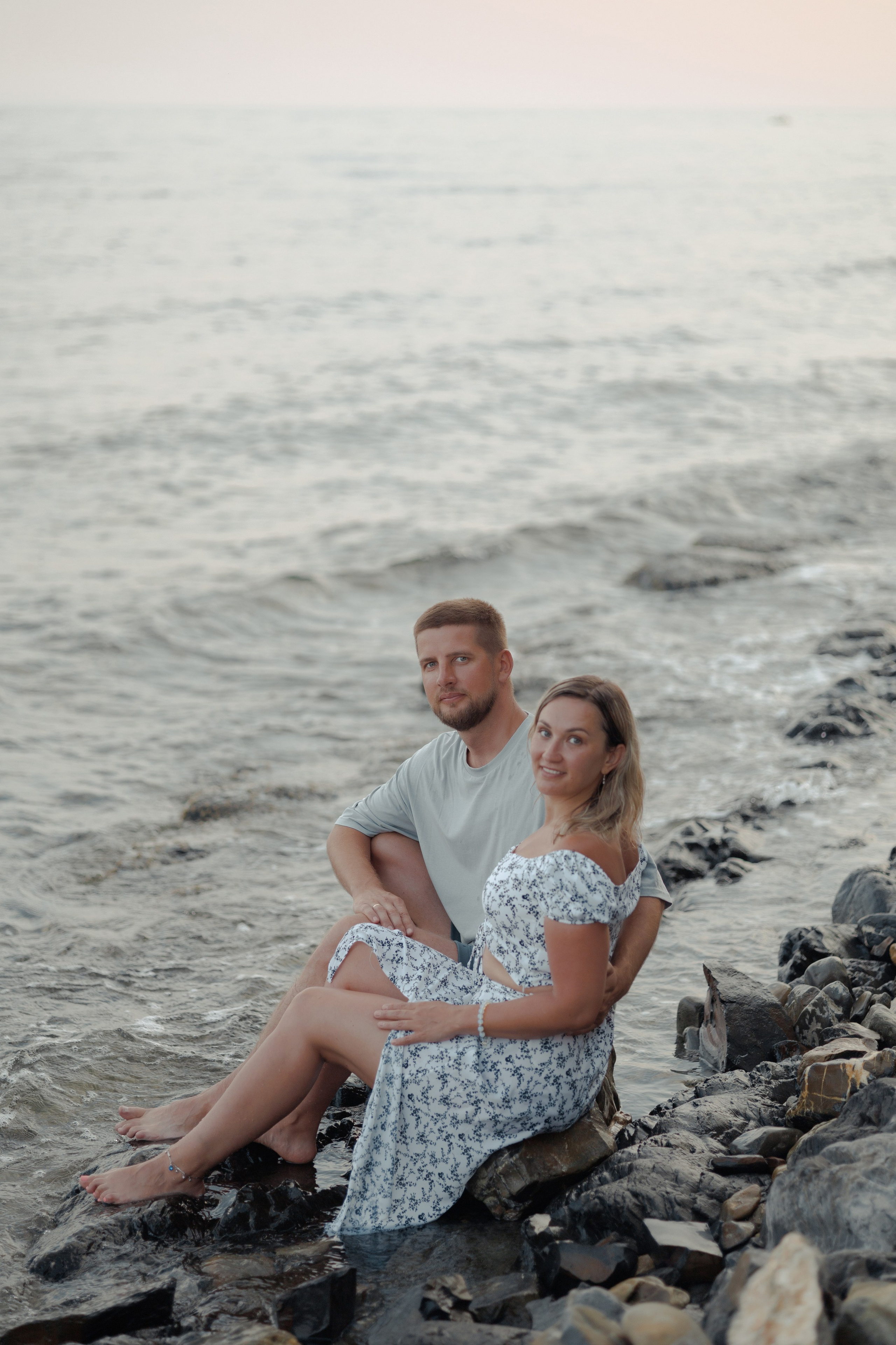 Семейная прогулка на берегу моря. Семейный и портретный фотограф в Геленджике Любовь Бодрова