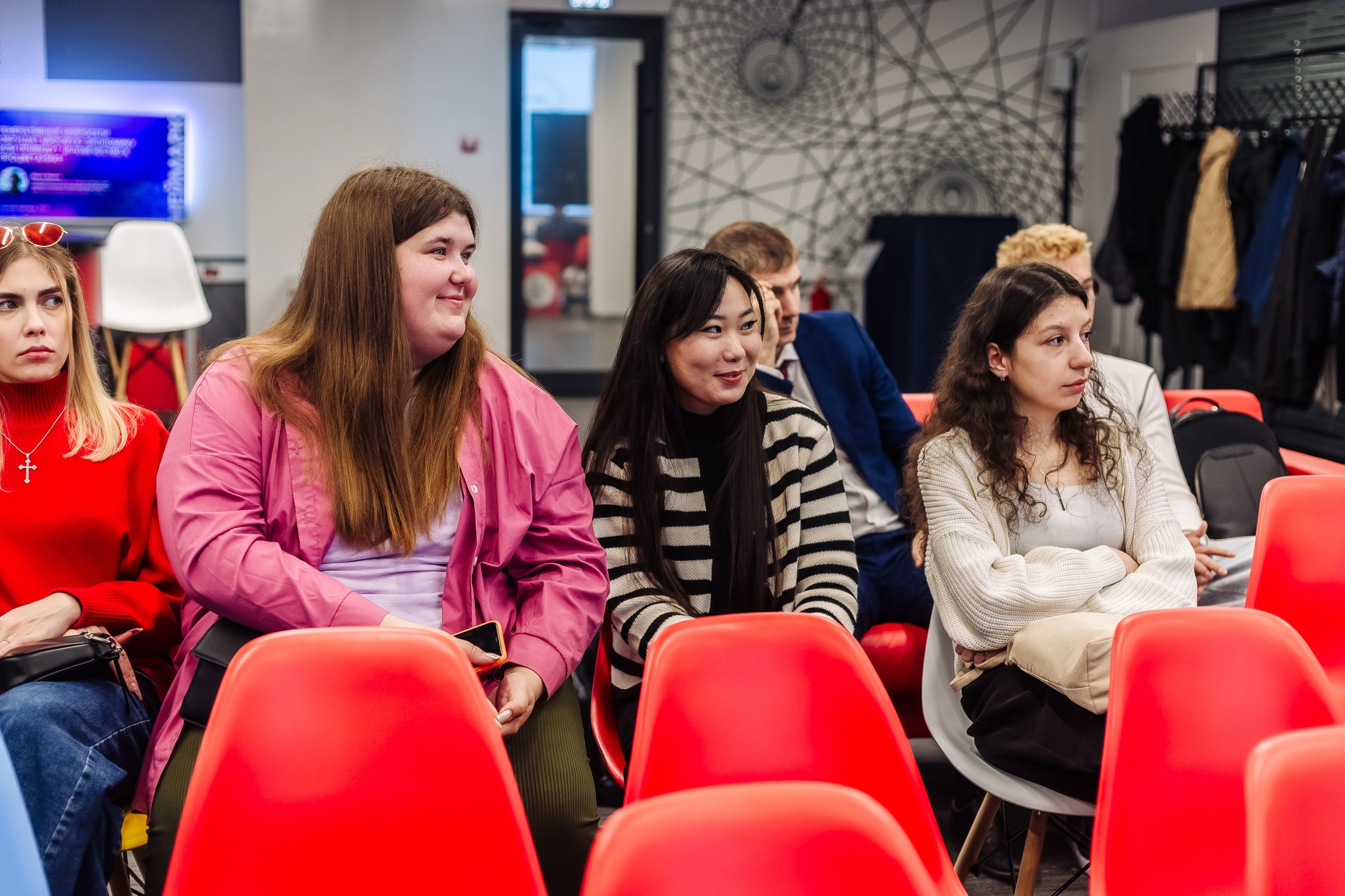 Неймарк. Лекторий. Репортажный и портретный фотограф в Нижнем Новгороде Максим Горшков