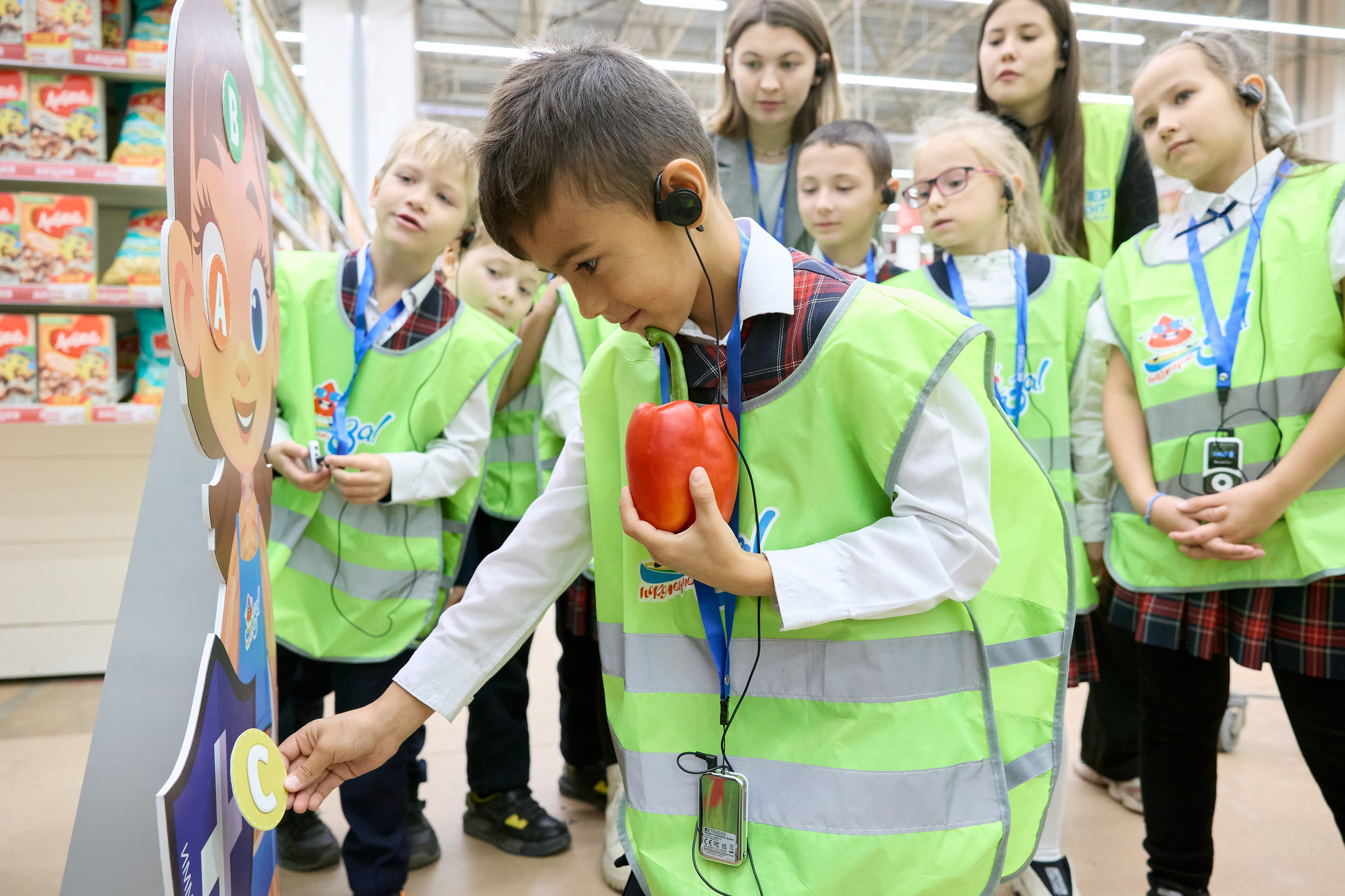 Супер агент планета Земля. Мое имя Раиль. Я репортажный фотограф в Казани, так же мой любимый жанр — свадебный фотограф