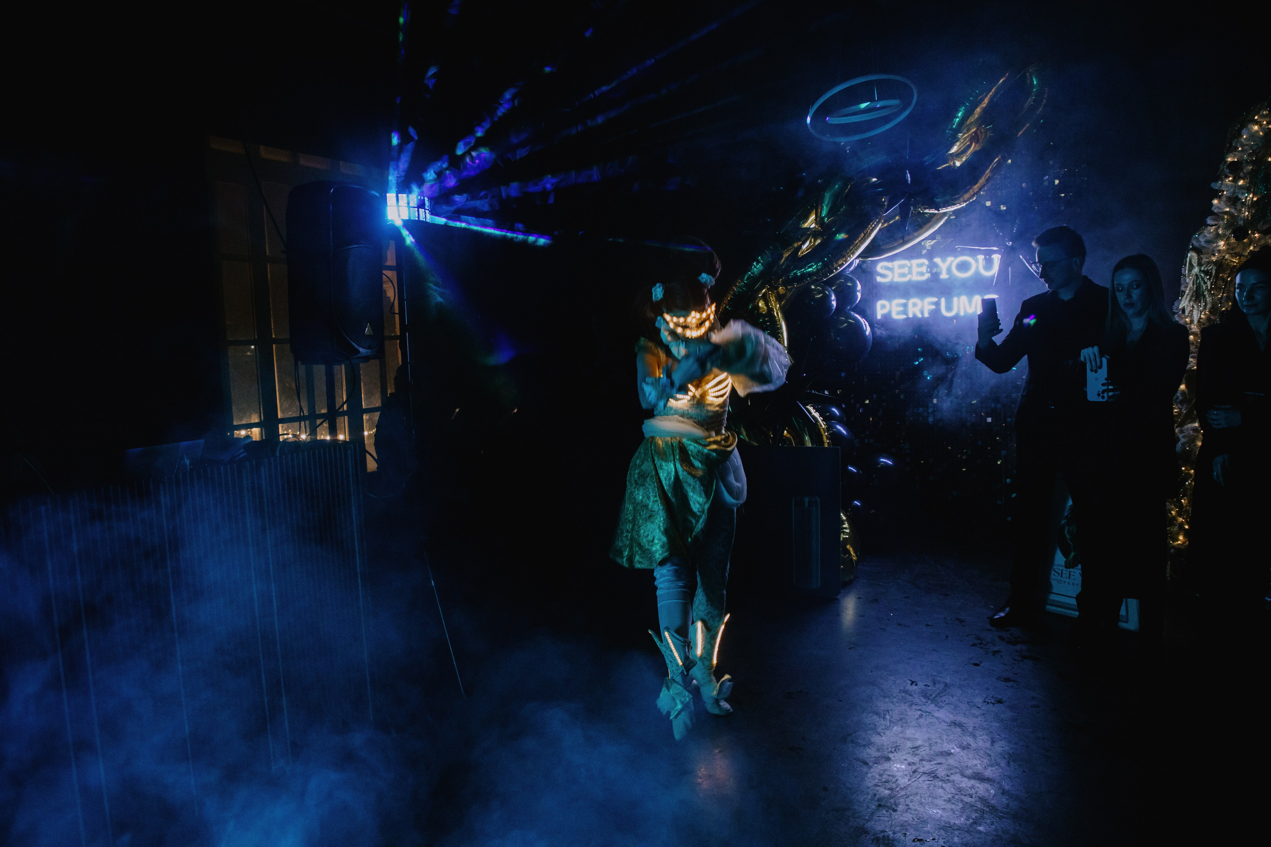 See `You Perfume. Фотограф в Москве и Санкт-Петербурге Дарина