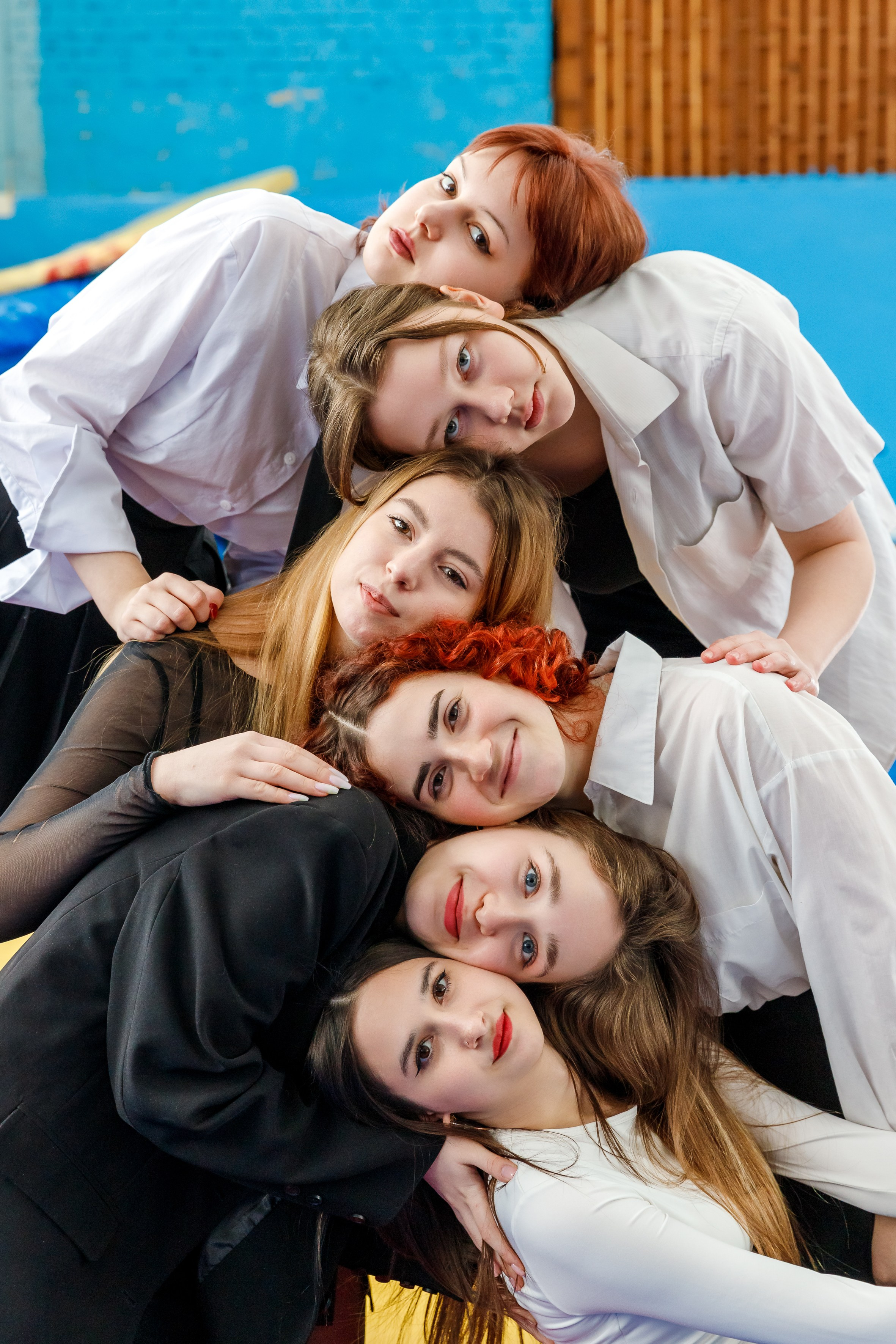 И В ШКОЛЕ ЕСТЬ ЖИЗНЬ. Марина Ушакова. Фотограф. Выпускные альбомы. г. Краснодар