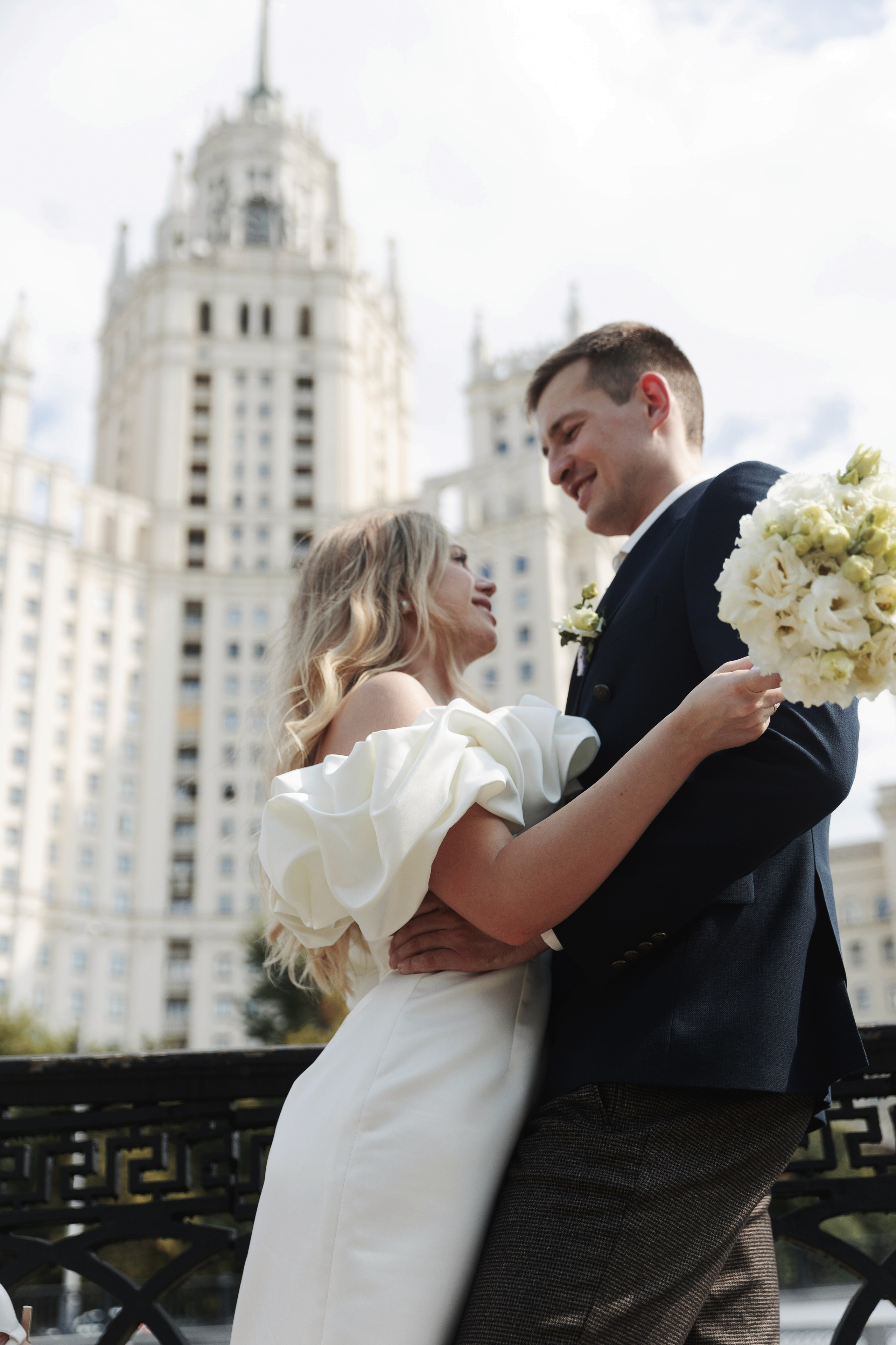 Свадебная фотосессия на Котельнической набережной и в парке Царицыно, Роспись в Шипиловском ЗАГСе. Свадебный фотограф Москва Анастасия Храмова