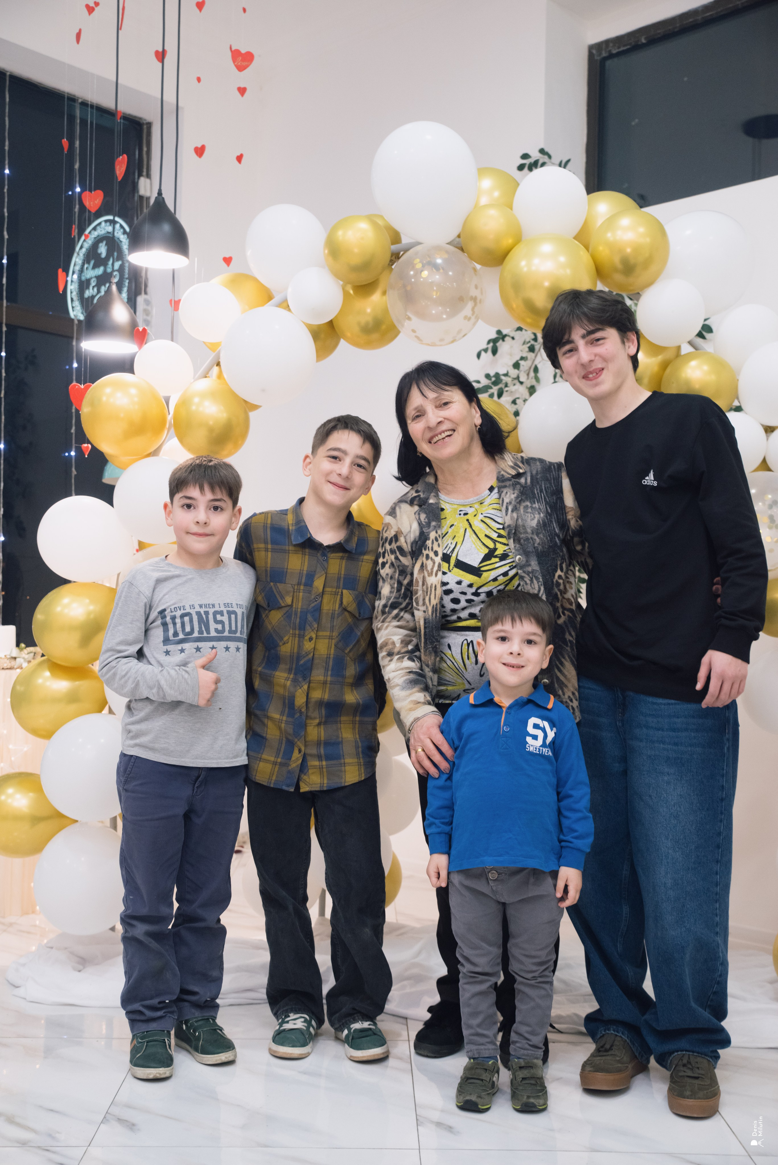 День рожденья в кафе Анна Гар. Портретный фотограф Денис Милютин