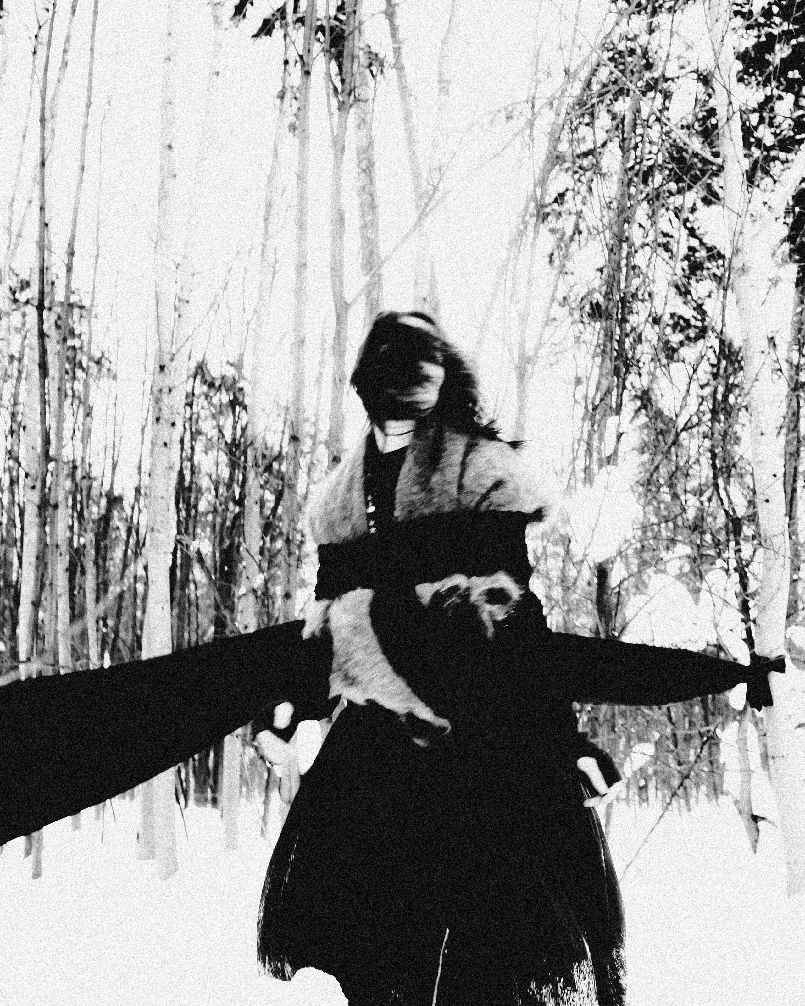 Женская психологическая съёмка в лесу. Фотоведьма Дарья Нечинская