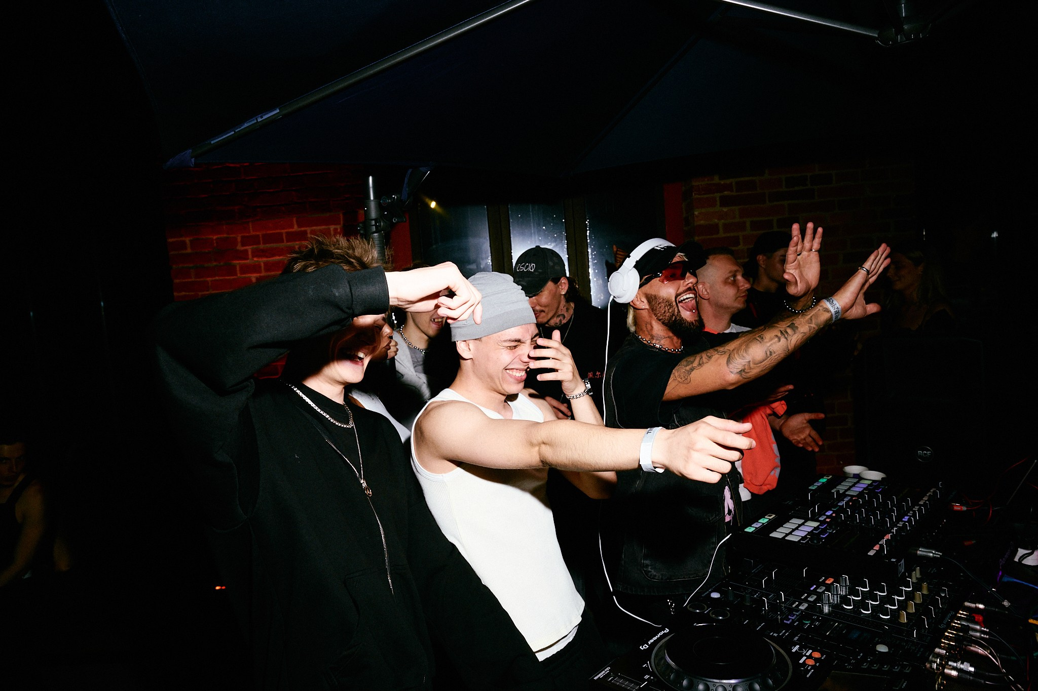 LASKI — CONNECTED x DETI. TENZO | Креативный продюсер / Арт-директор